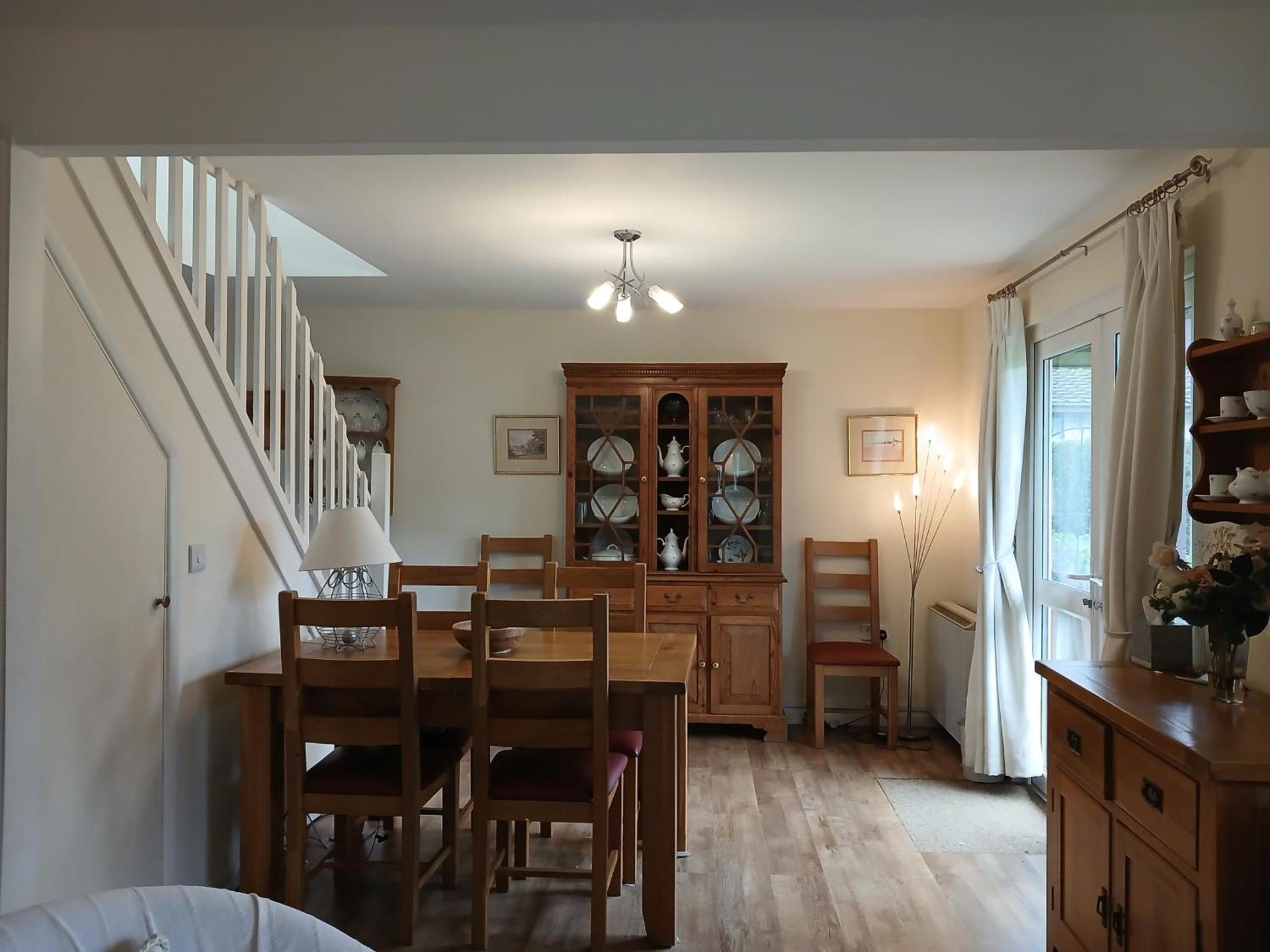 Cosy 3 Bedroom House on Cornish estate with pool