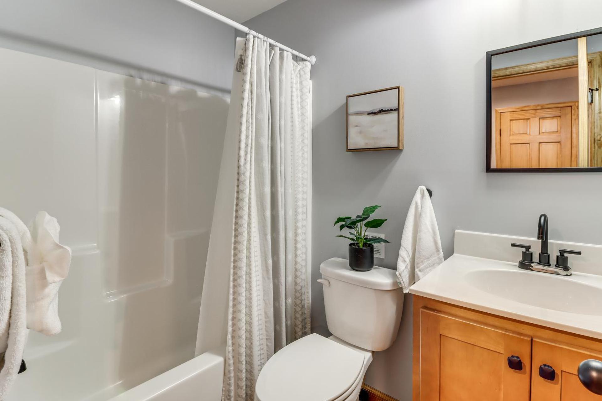 Hot Tub Soaks! Family Home 6 Mi to Big Boulder Mtn