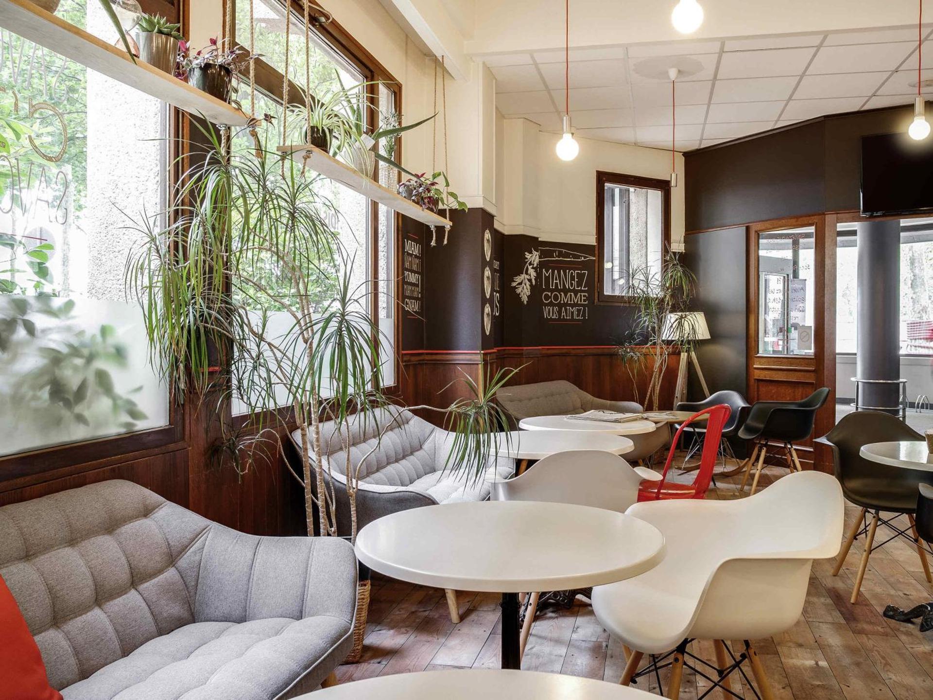 Meeting/conference room