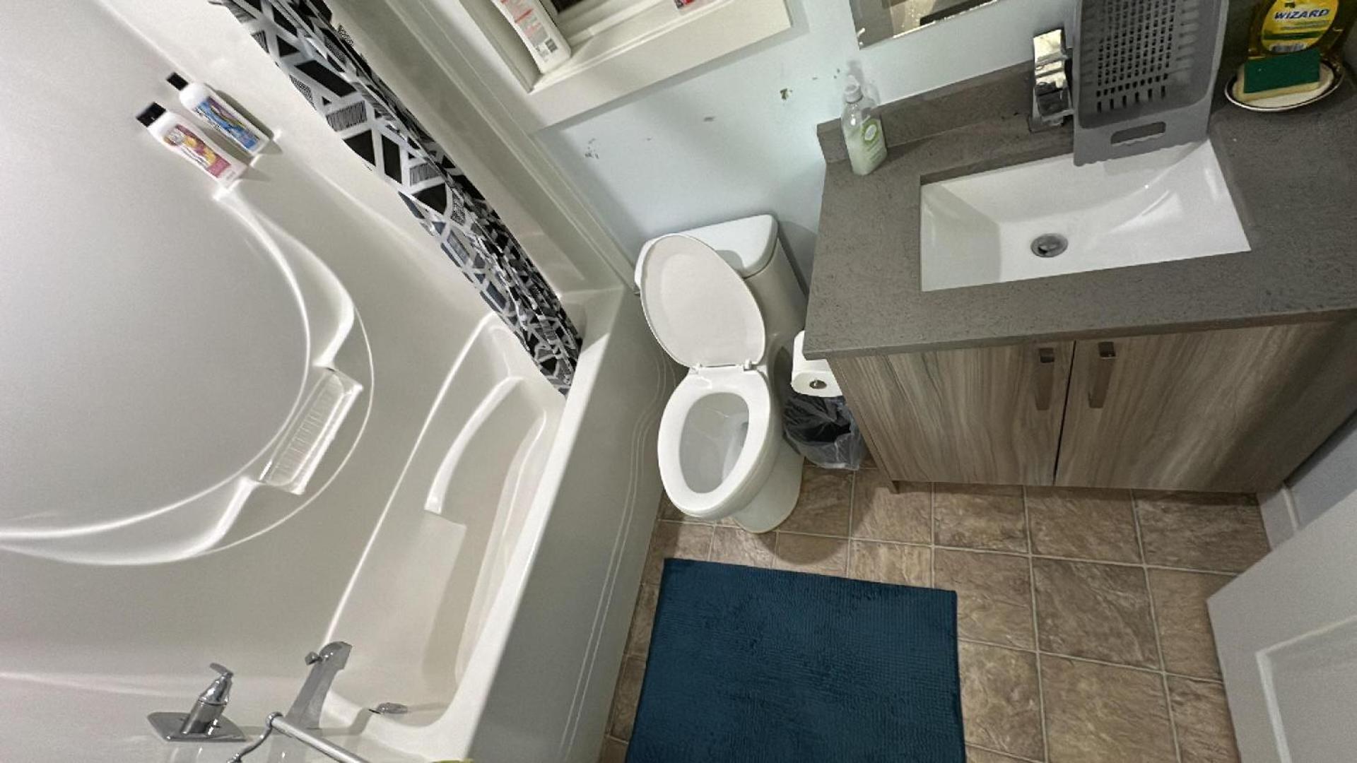 Guest Suite Private Retreat for 2 Guests With AC - 4 Units Available