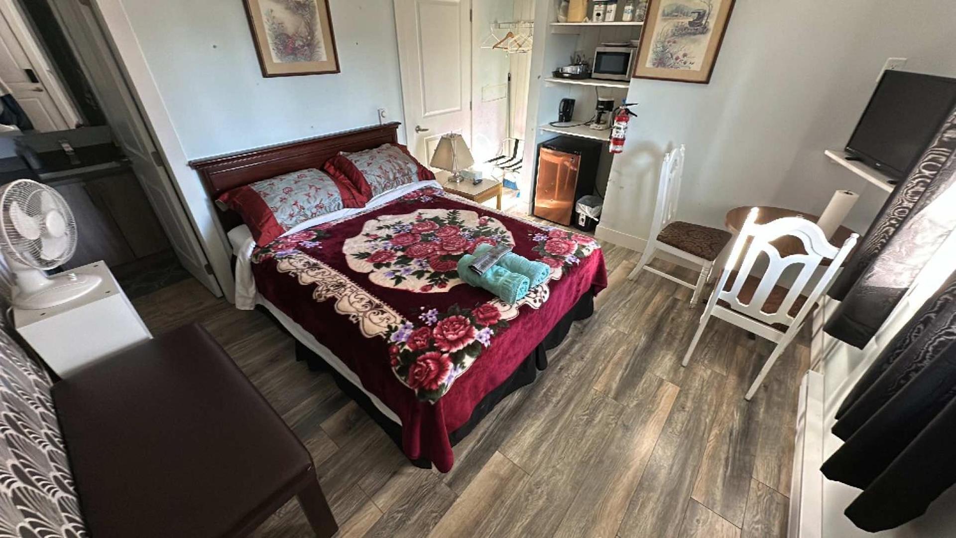 Deluxe Double Room with Bath