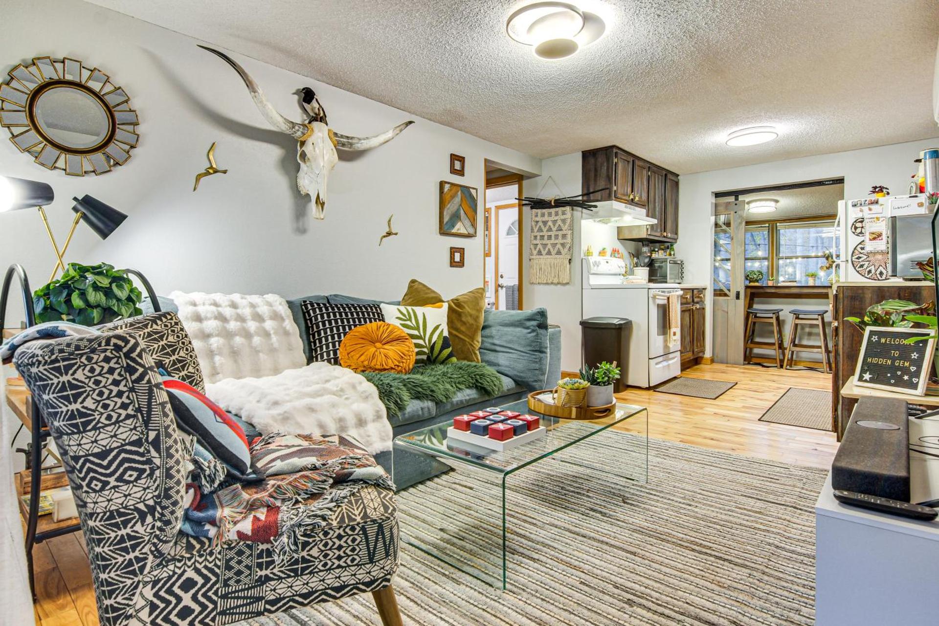 Hot Tub and Stone Fire Pit Smoky Mountain Oasis!