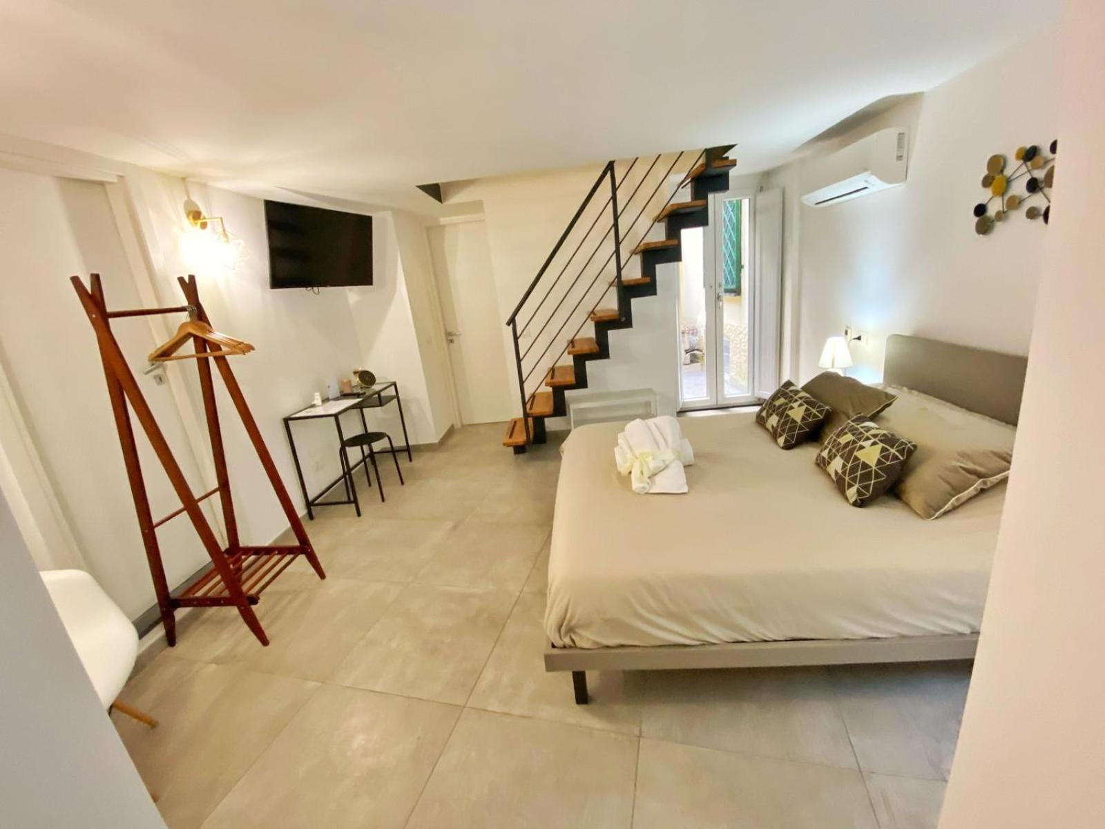 Duplex Quadruple Room