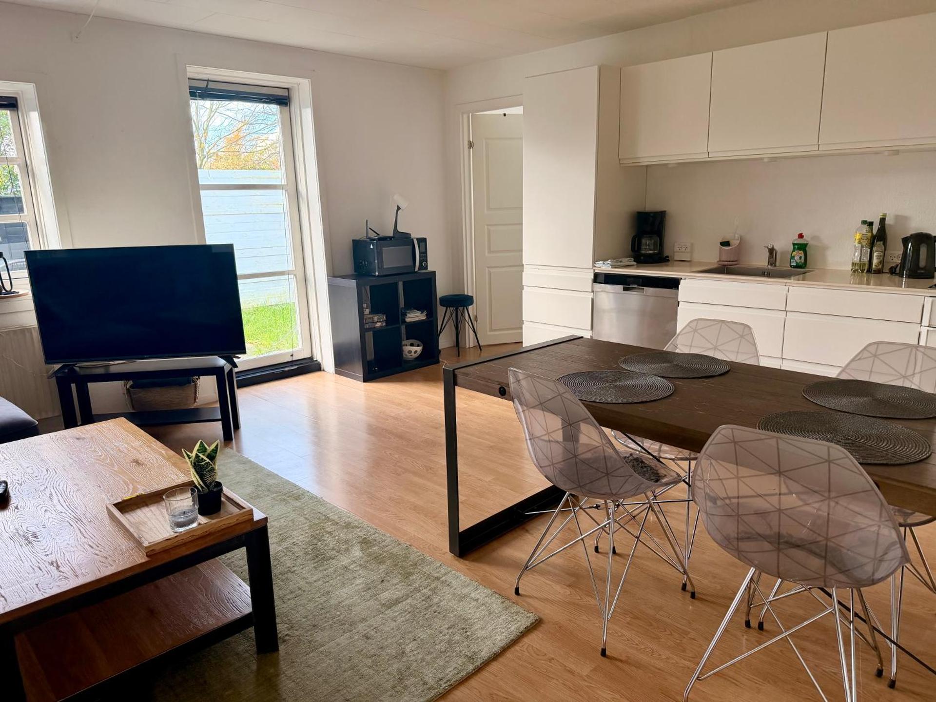 2 bedroom apartment near the sea