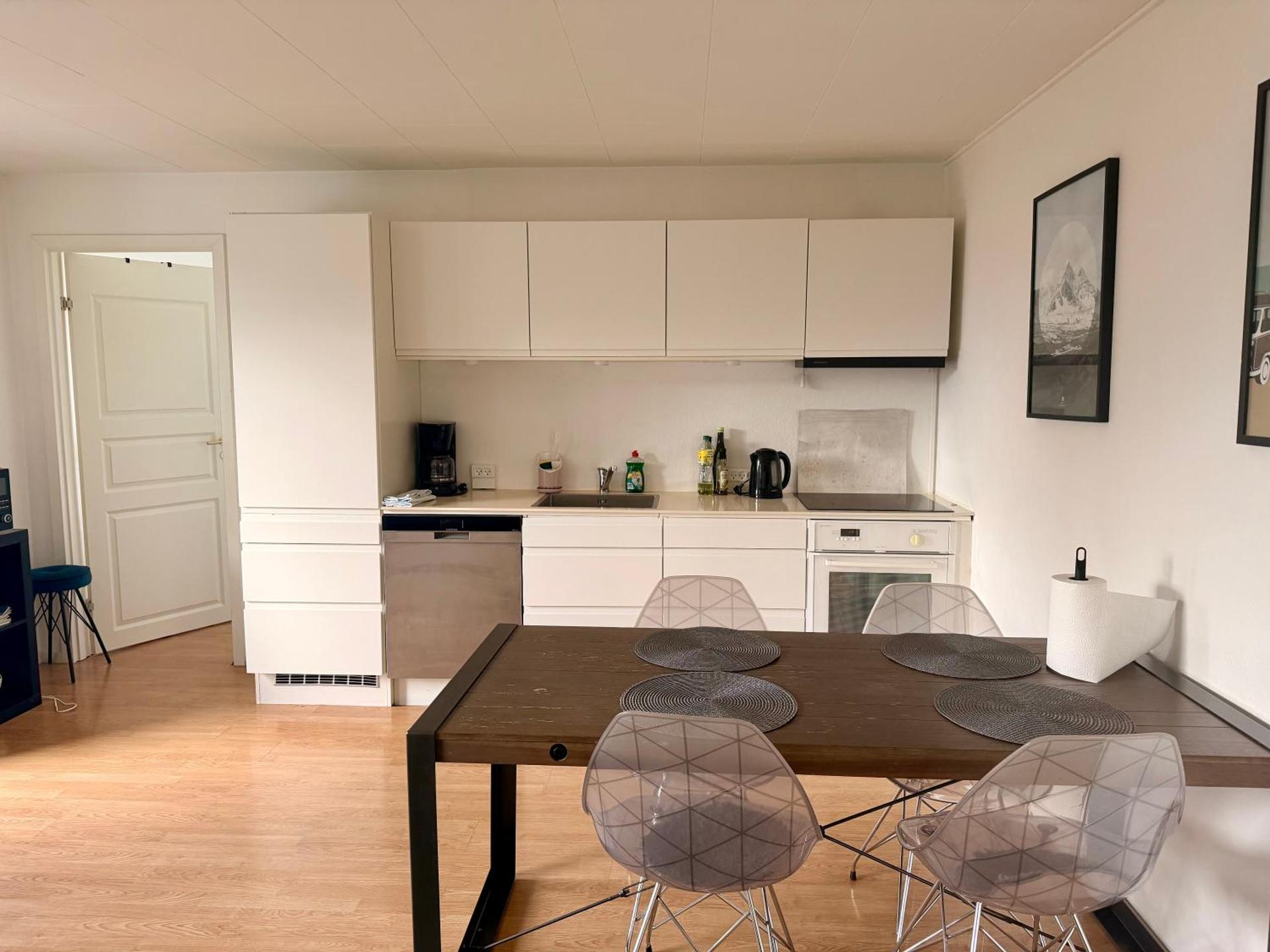 2 bedroom apartment near the sea