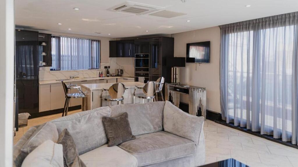 The County Aparthotel