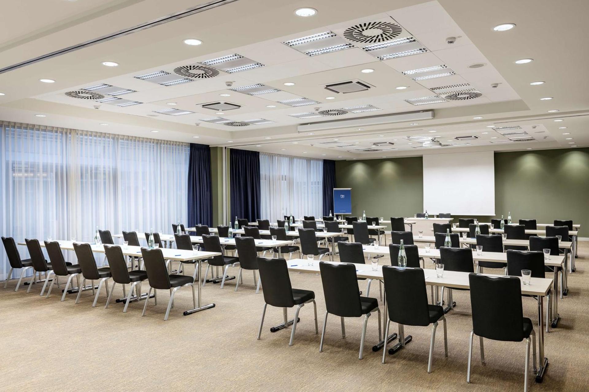 Meeting/conference room