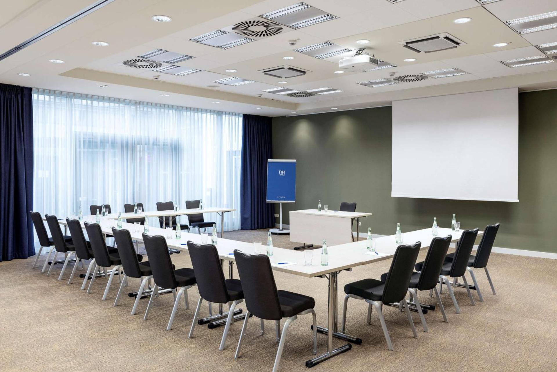 Meeting/conference room