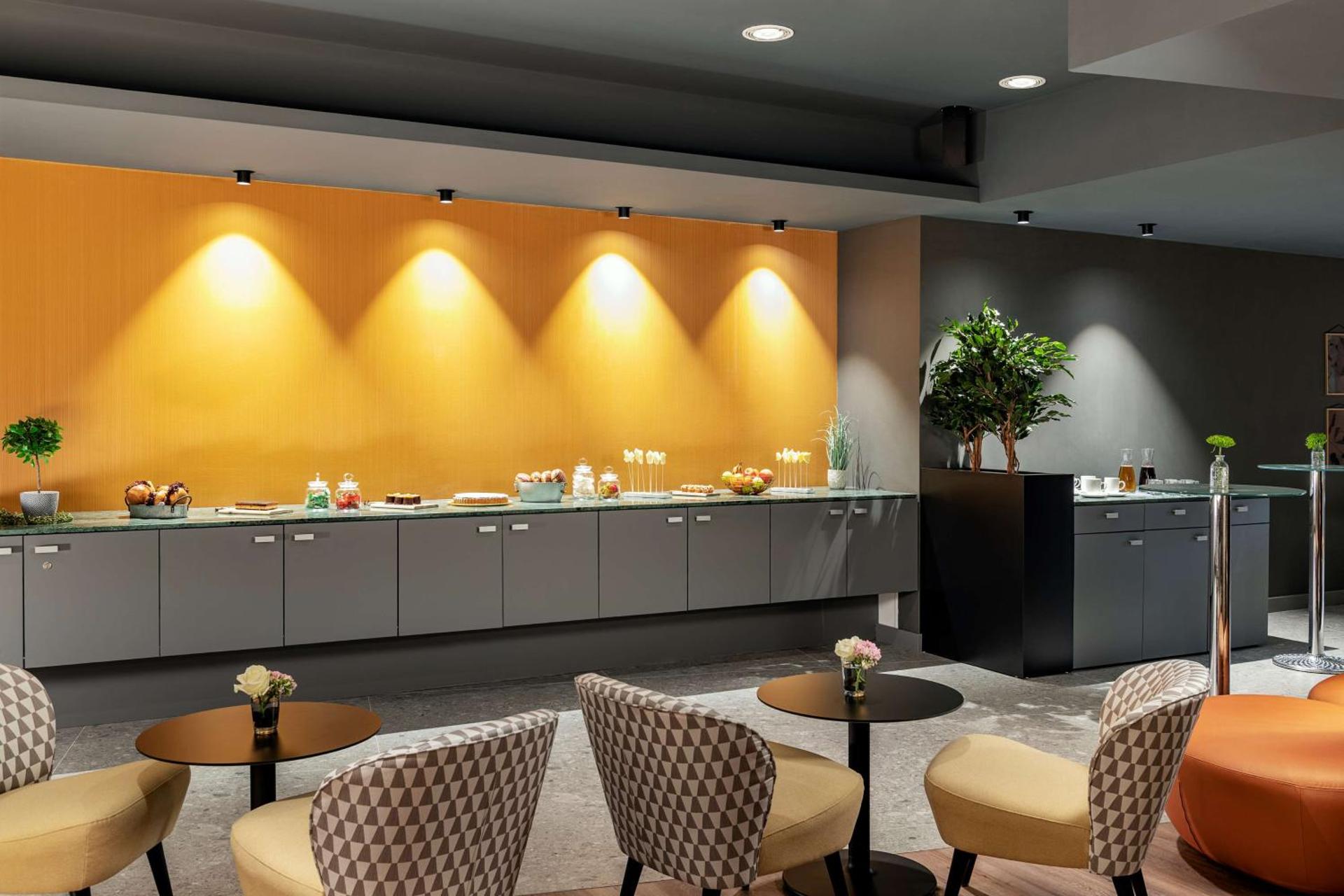 Meeting/conference room