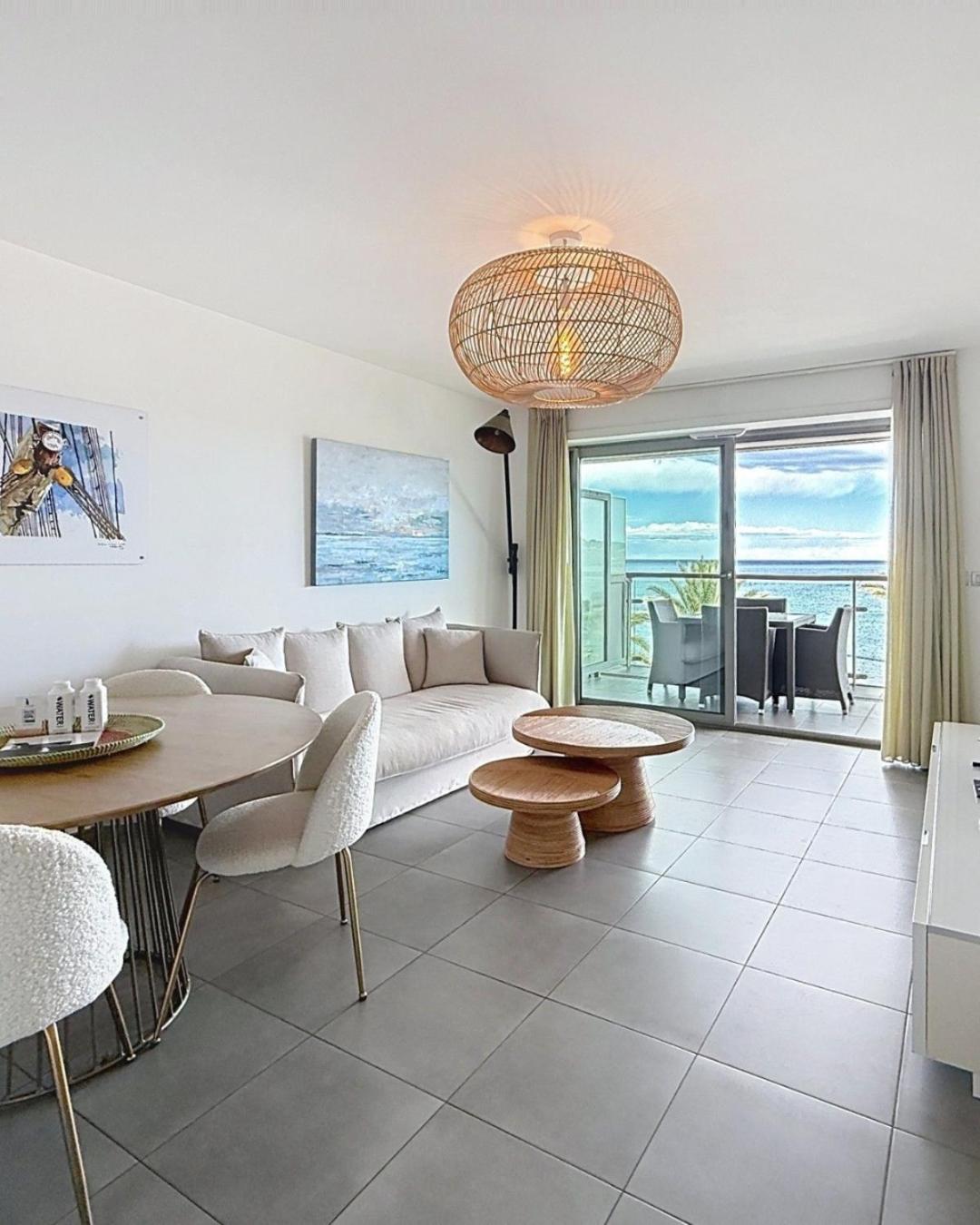 Cap d'Antibes Apartment with Terrace Sea View