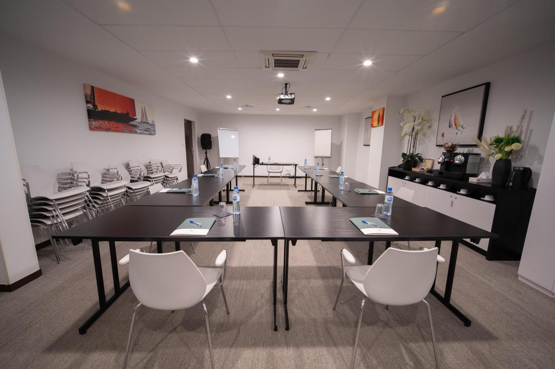 Meeting/conference room