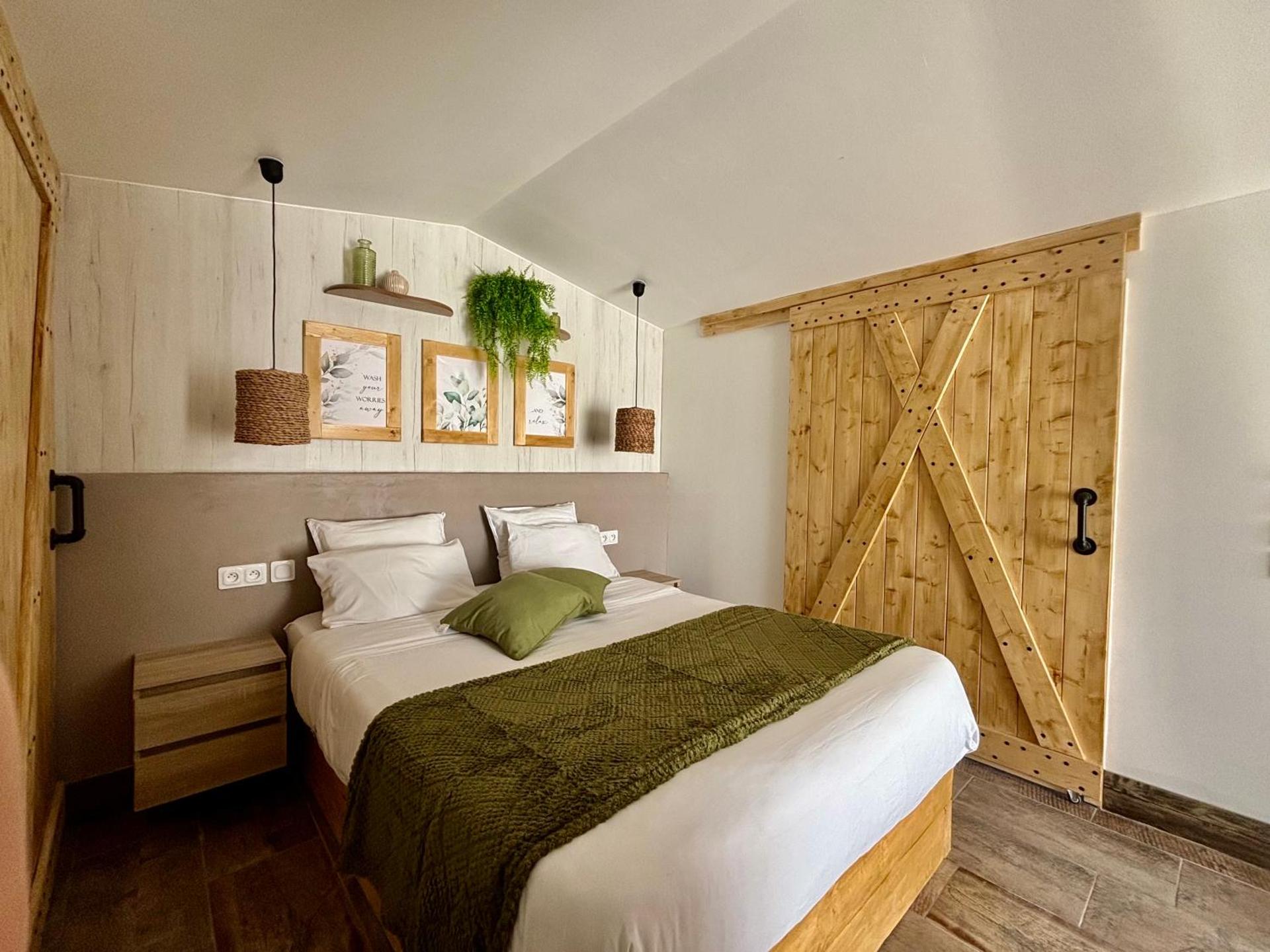 La Salamandre de l Olivier - Le Magnolia