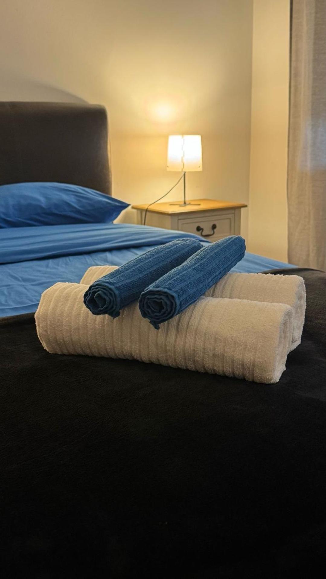 Airport lisbon station 777