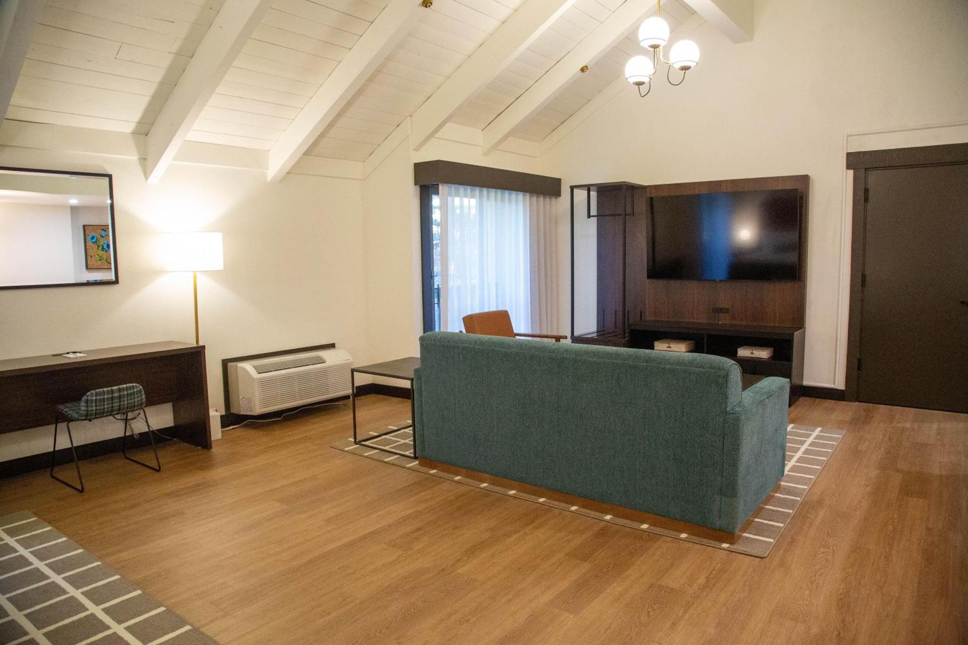 Photo of the whole room