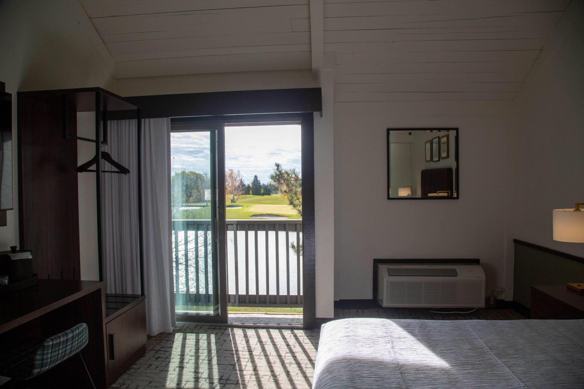 Photo of the whole room