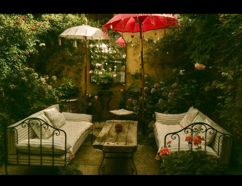 Centre historique de LYONS LA FORET Hotel de Maître le Cottage