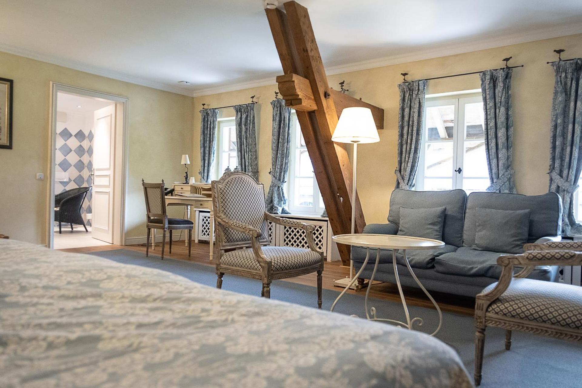 Photo of the whole room