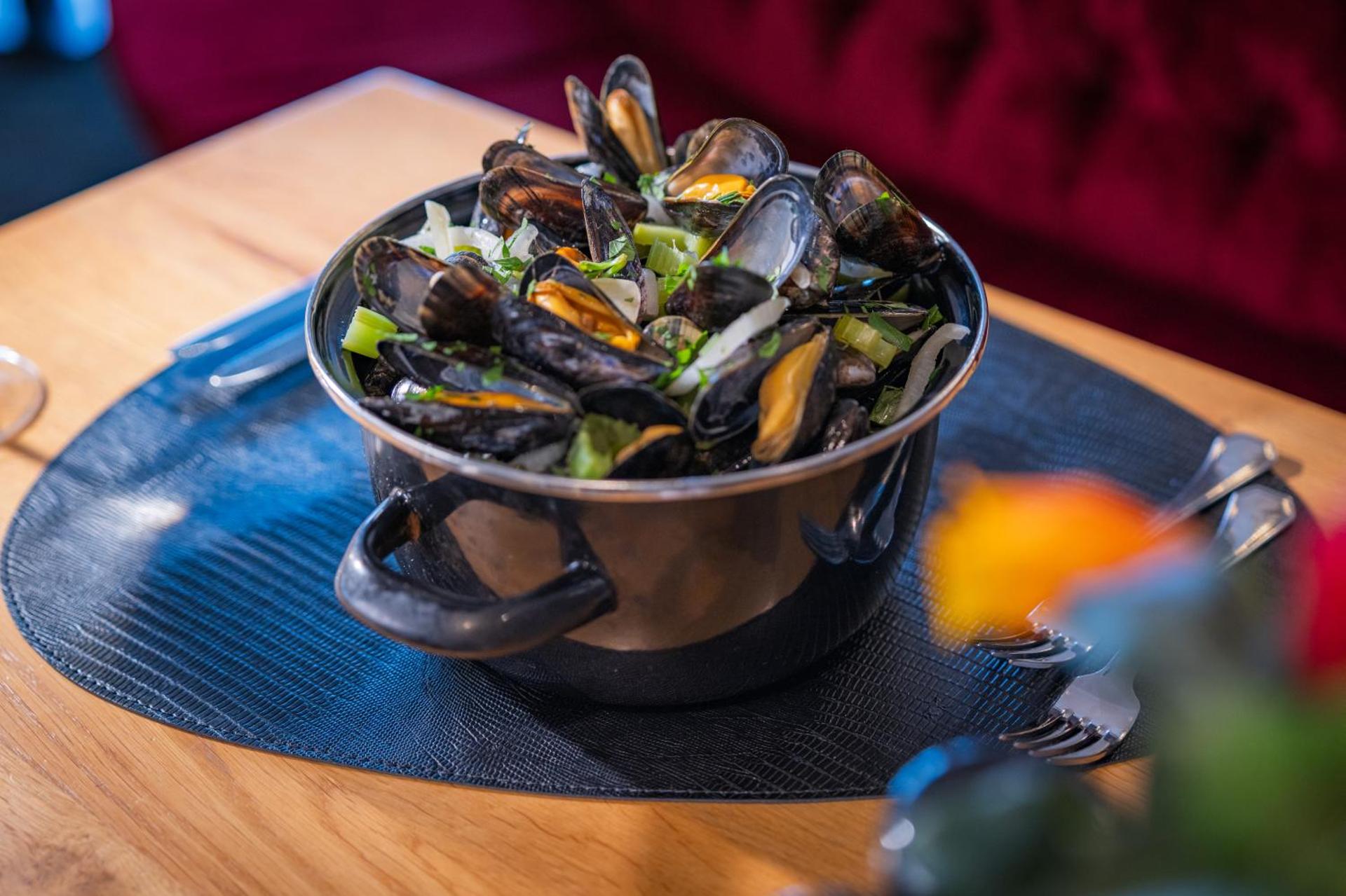 Restaurant/places to eat