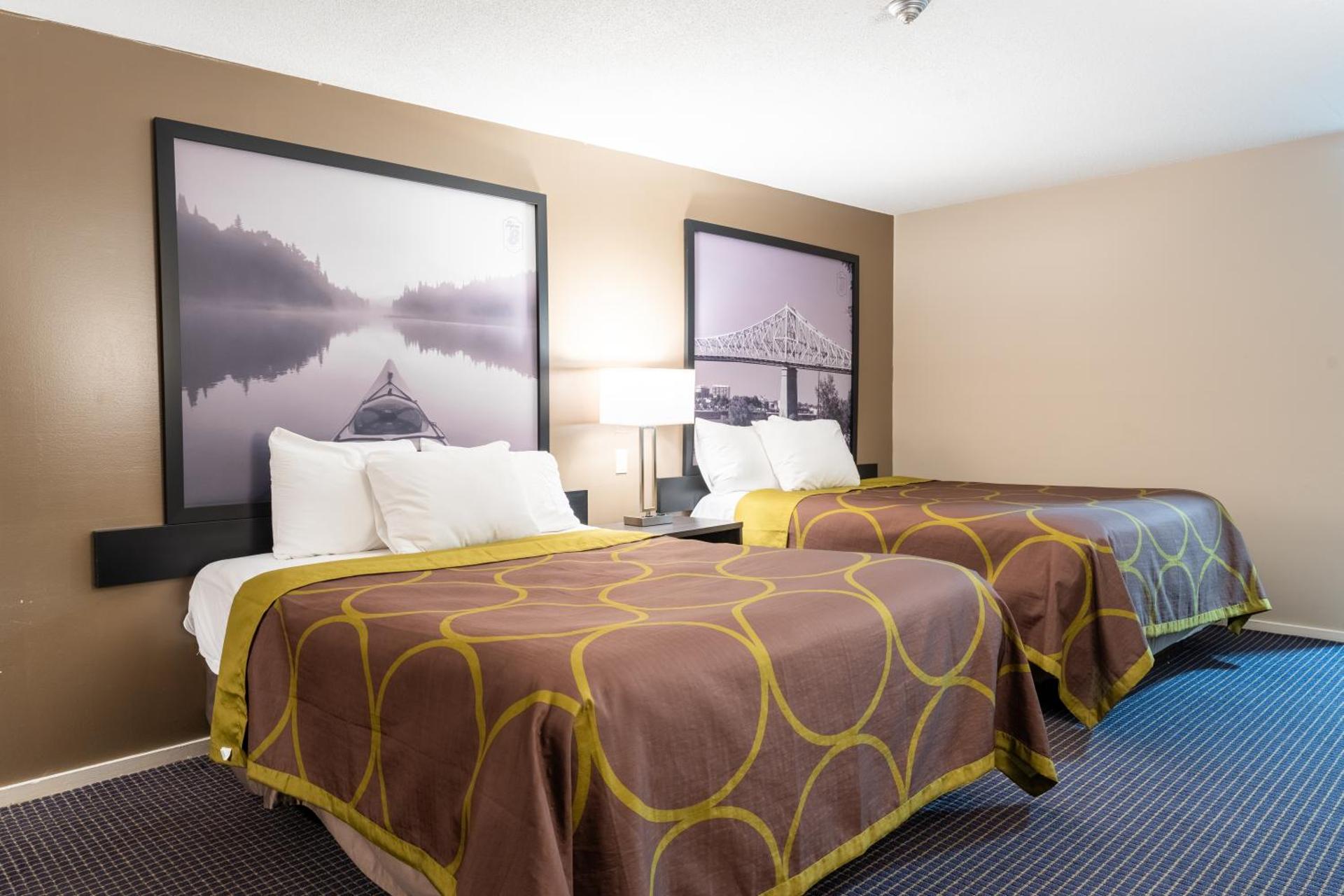 Queen Room with Two Queen Beds and Pool View - Non-Smoking