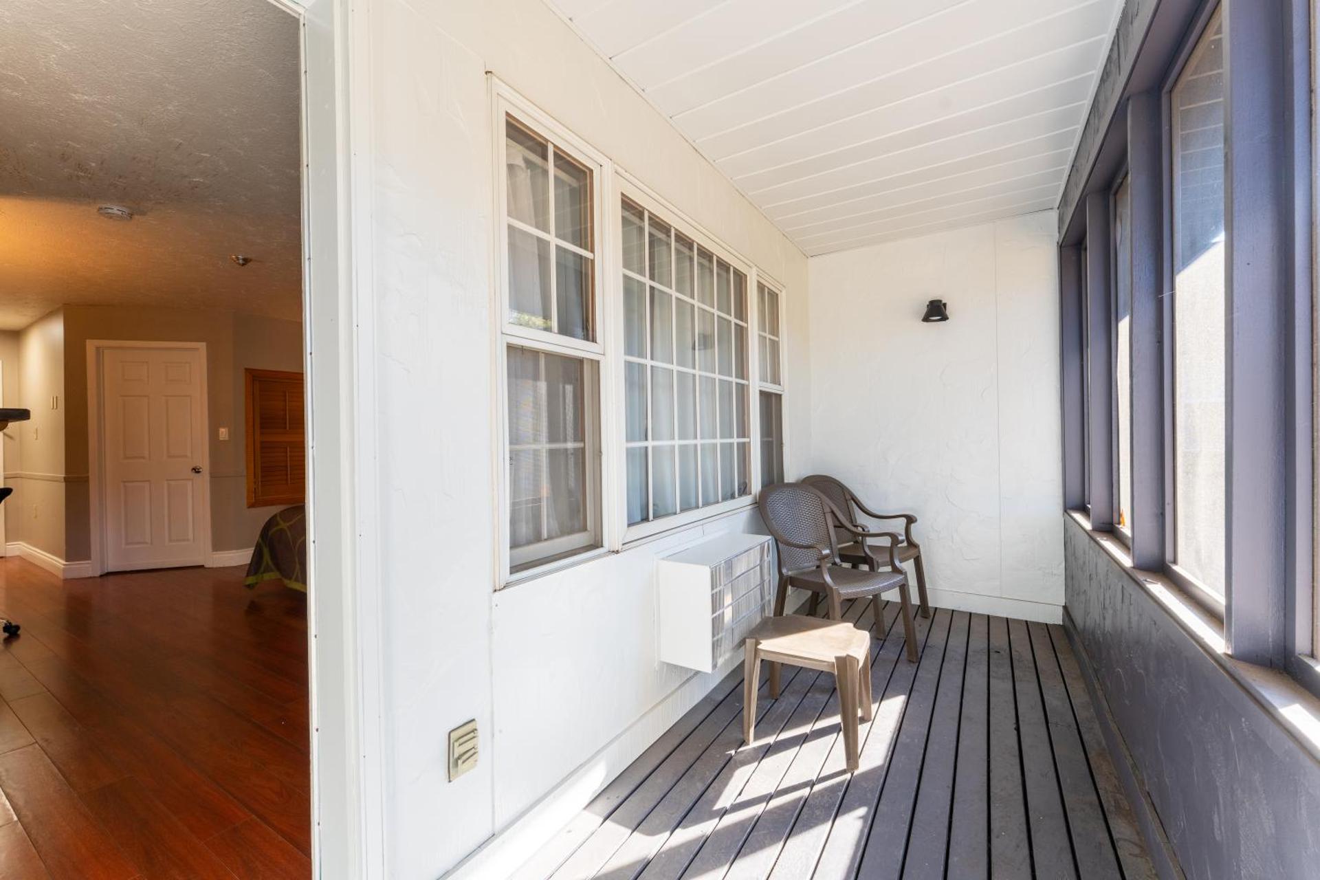 Executive King Suite - Non-Smoking