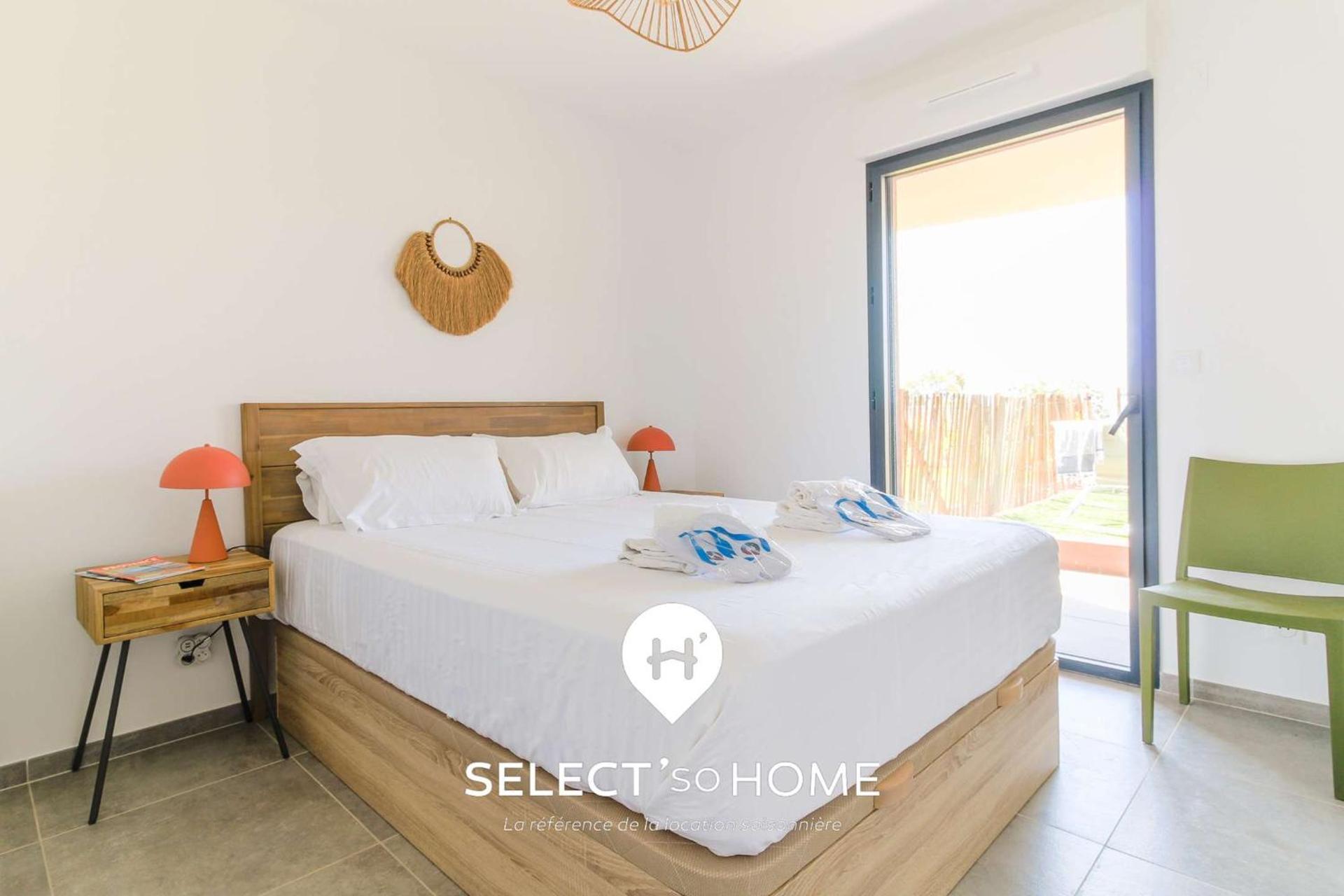 SELECT'soHOME - T2 pour 4 personnes à Saint-Clair au Lavandou avec vue mer, piscine et parking privé - 180SUD-C02