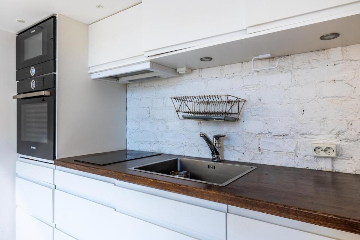 Bright Loft Apartment Steps From Linnanmäki & Alppipuisto