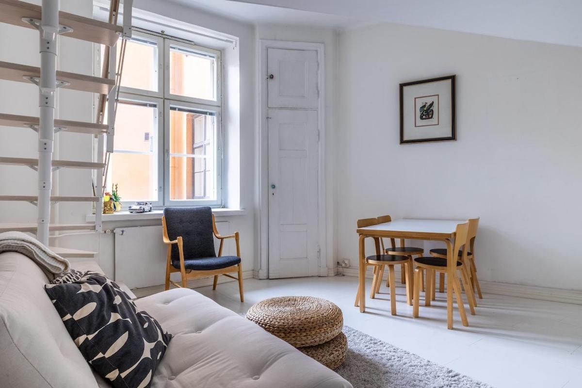 Bright Loft Apartment Steps From Linnanmäki & Alppipuisto