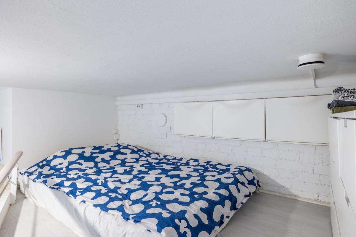 Bright Loft Apartment Steps From Linnanmäki & Alppipuisto