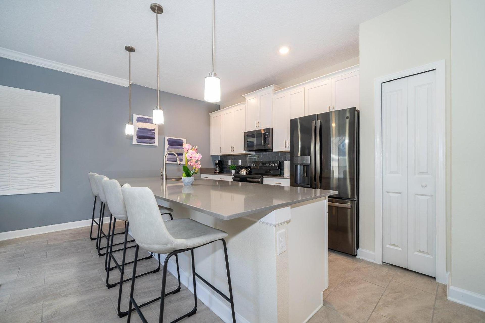 2921DH TOWNHOUSE 4 BEDROOMS & 3 BATHROOMS + POOL