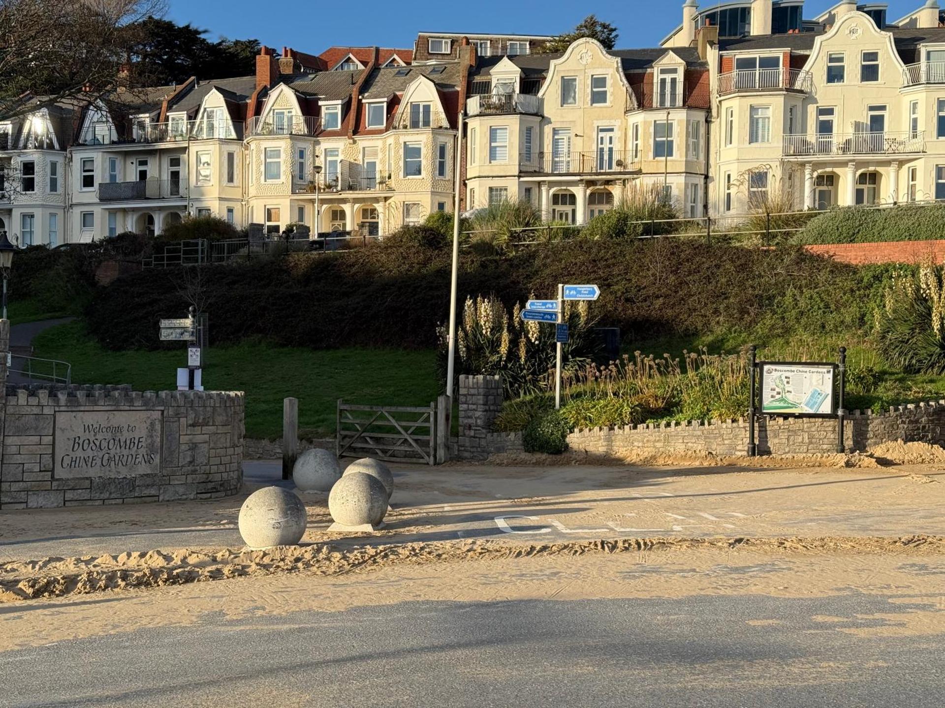 Seabreeze Suits Bournemouth