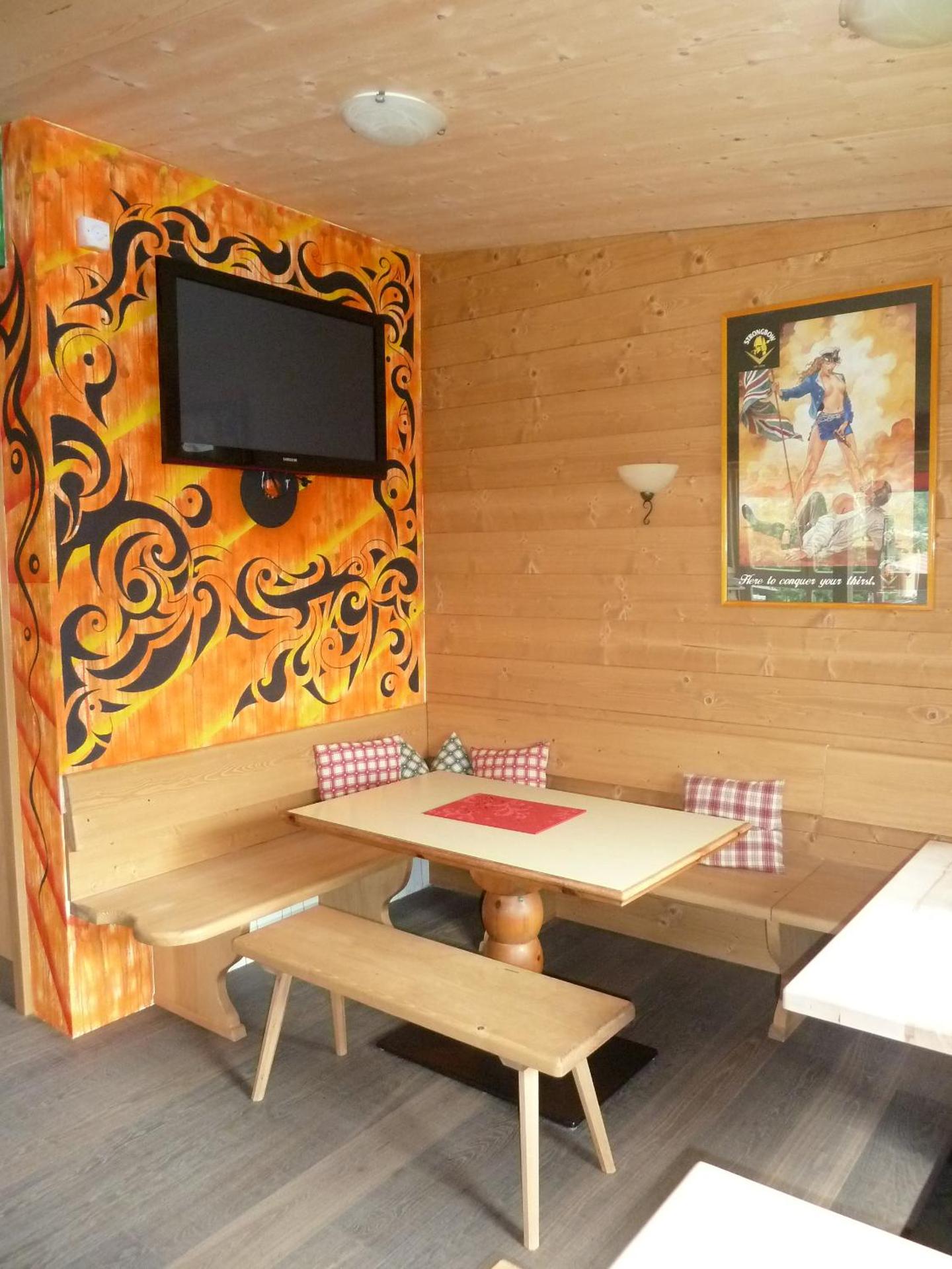 Communal lounge/ TV room