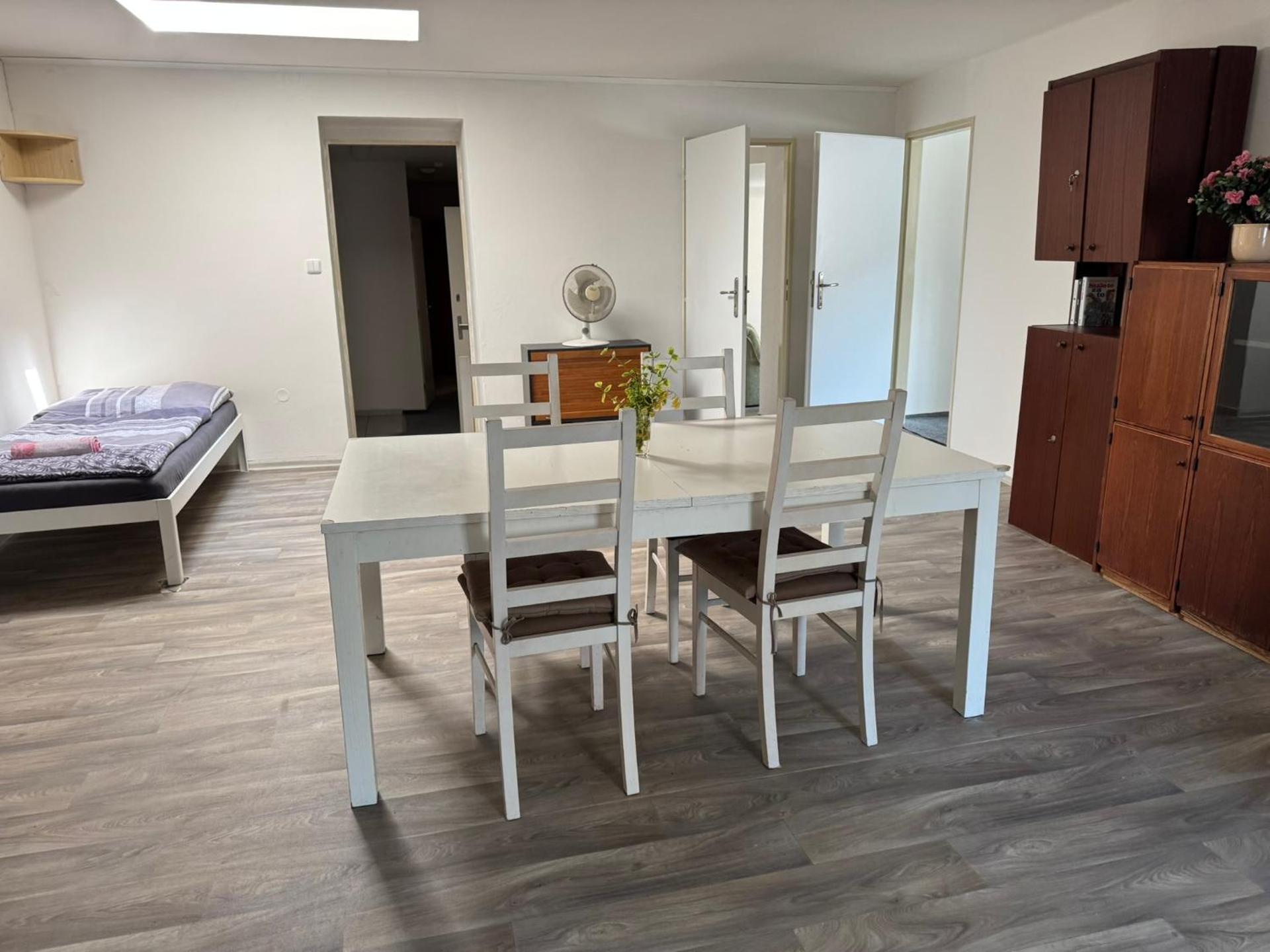 Old Town Apartments R11