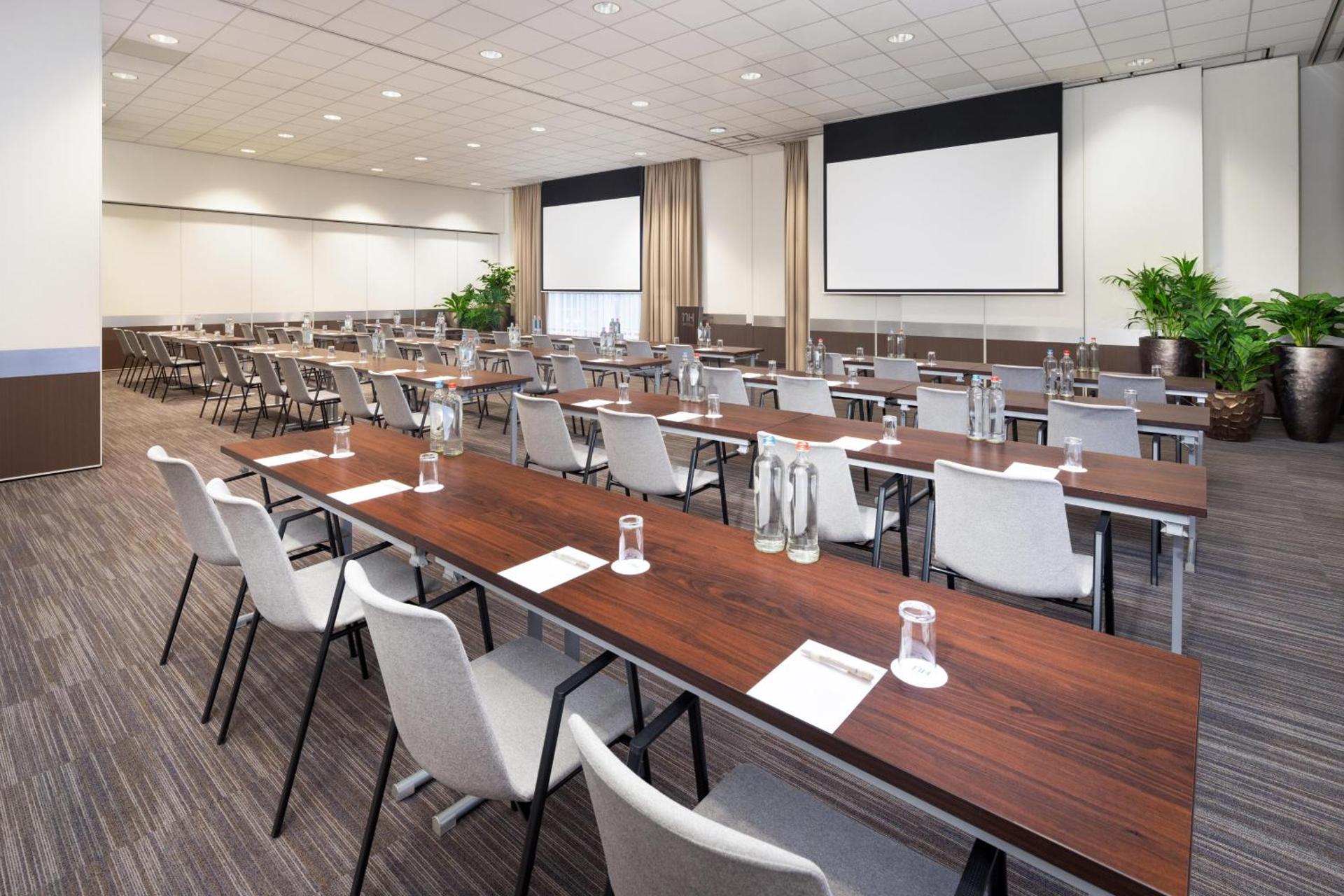 Meeting/conference room