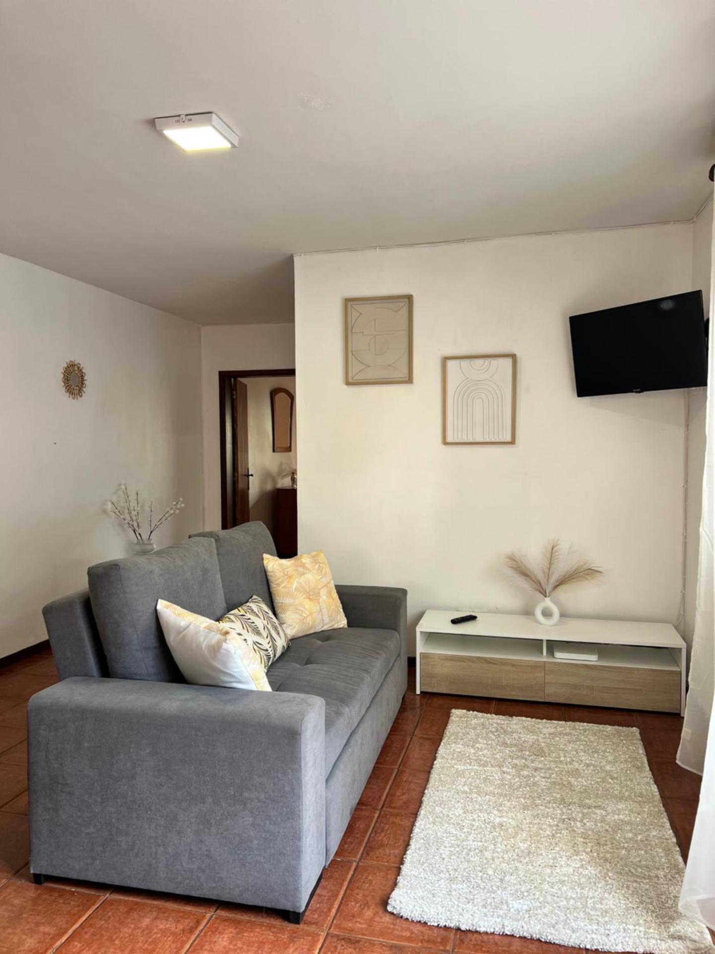 Seaside & Mountain Views & Cozy Calheta Retreat MQ1