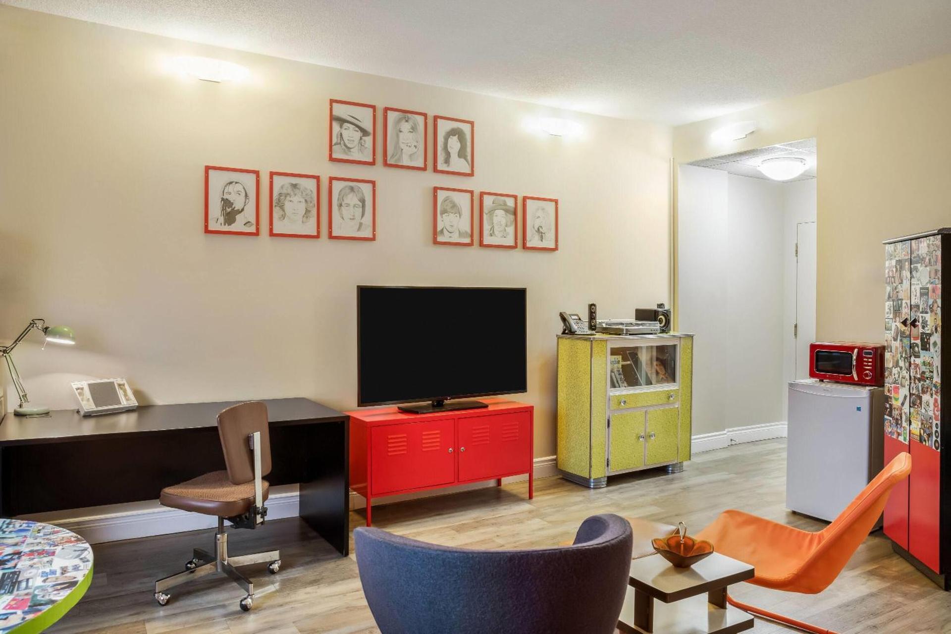 Photo of the whole room