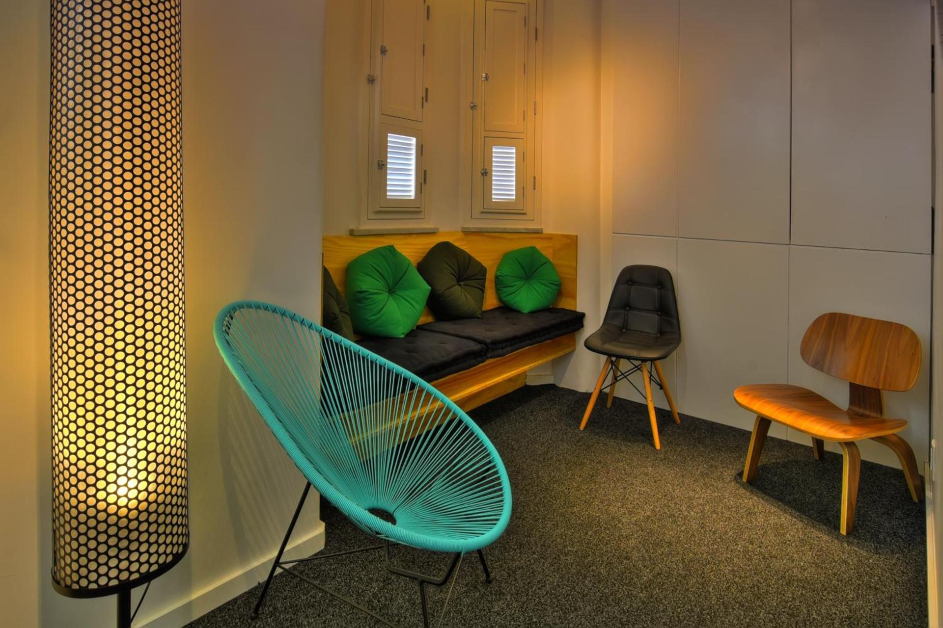 Communal lounge/ TV room