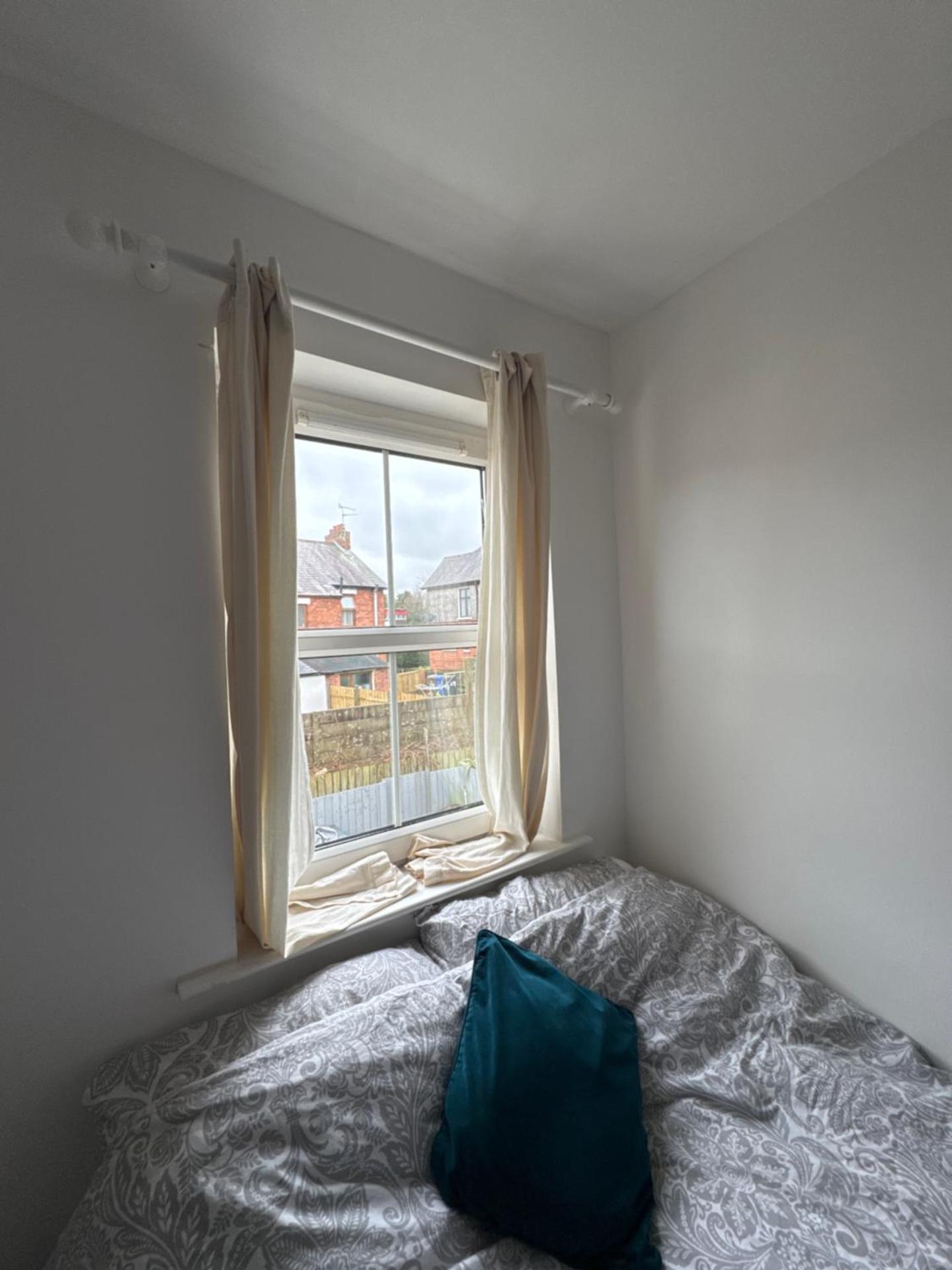 Cozy Room in Quiet Cul-de-Sac Near City Centre