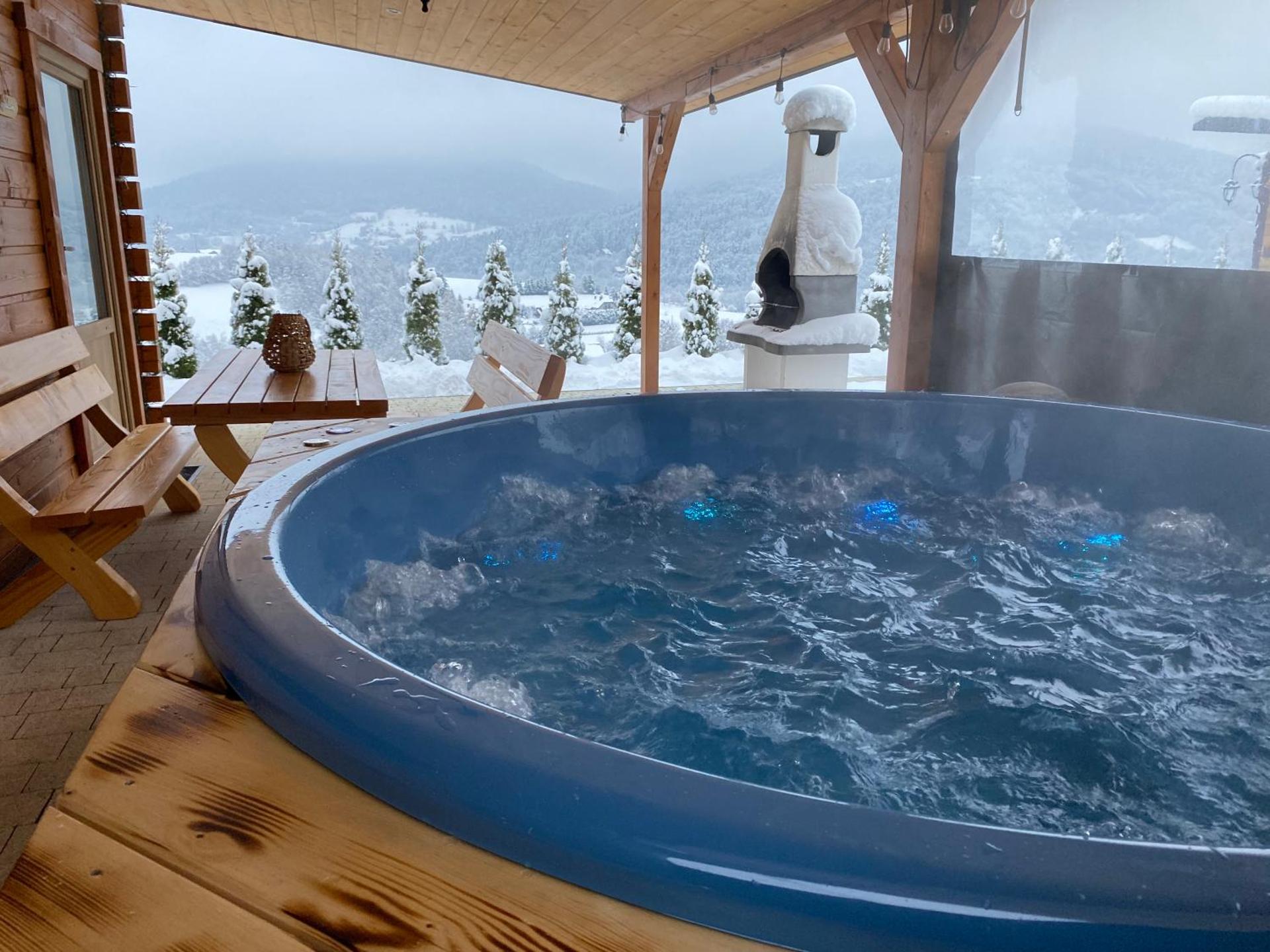 Domki- Limanowa domek 3 domek z jacuzzi i sauną