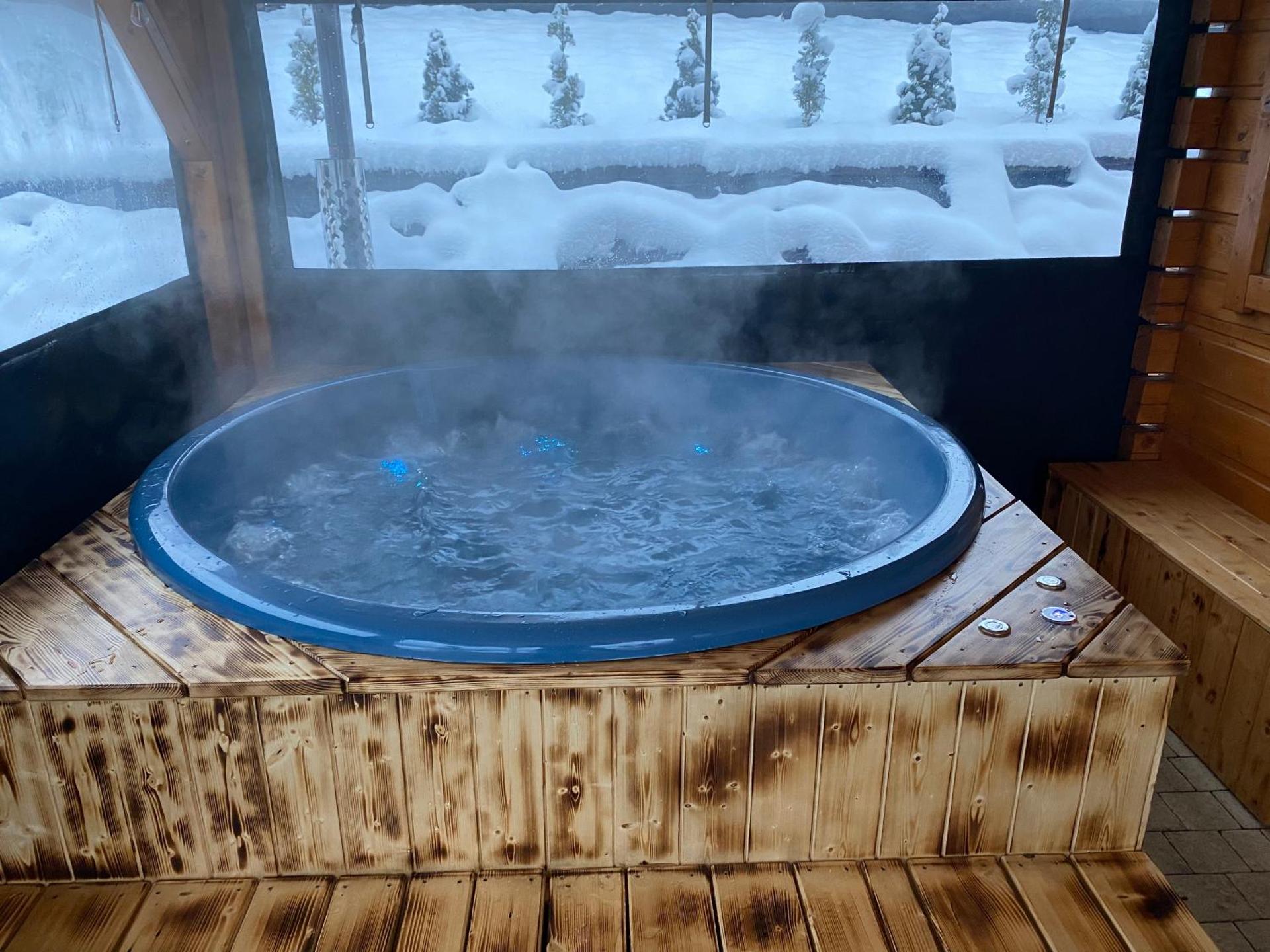 Domki- Limanowa domek 3 domek z jacuzzi i sauną