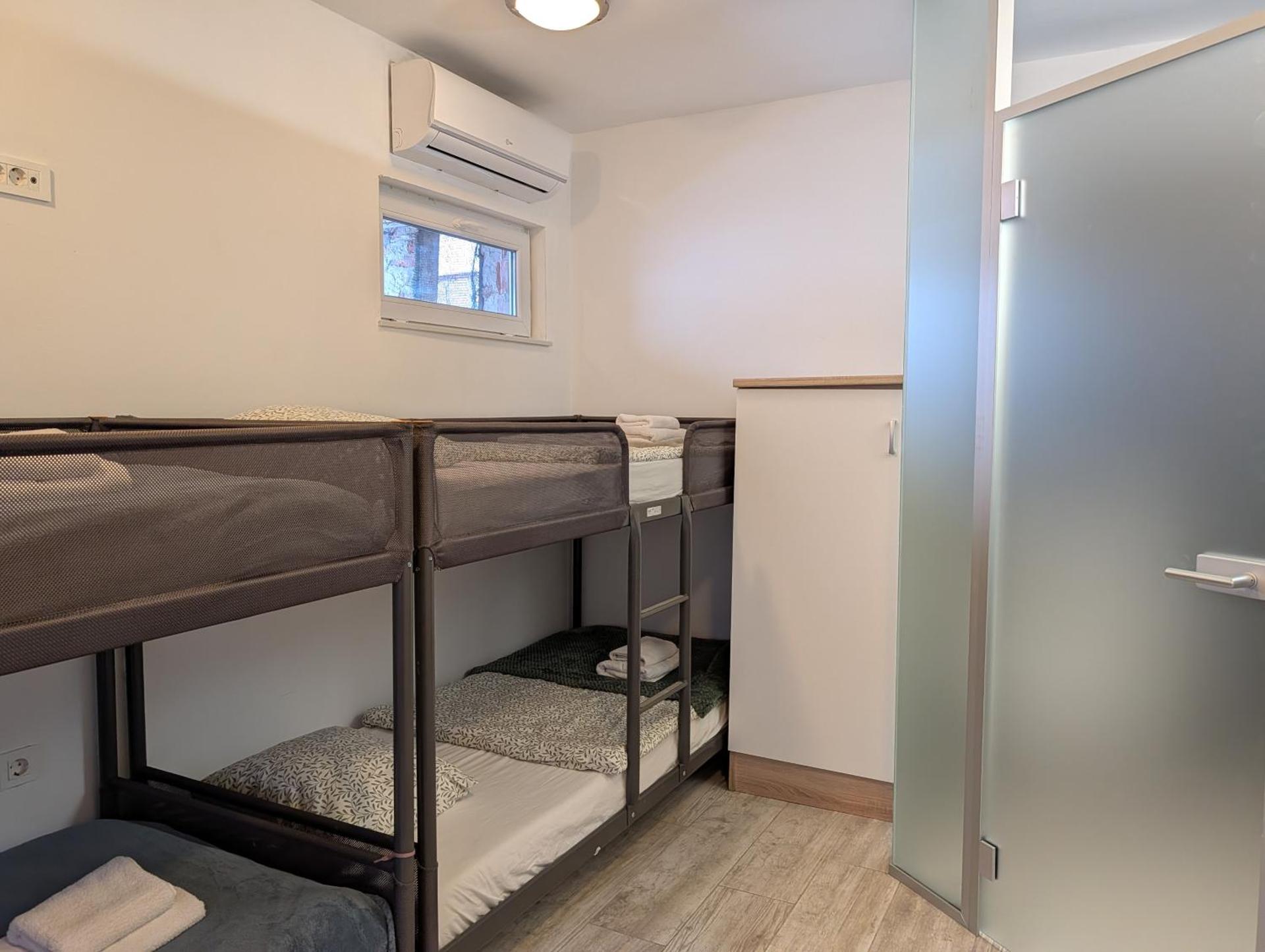 Spacious Central Sesvete Pad