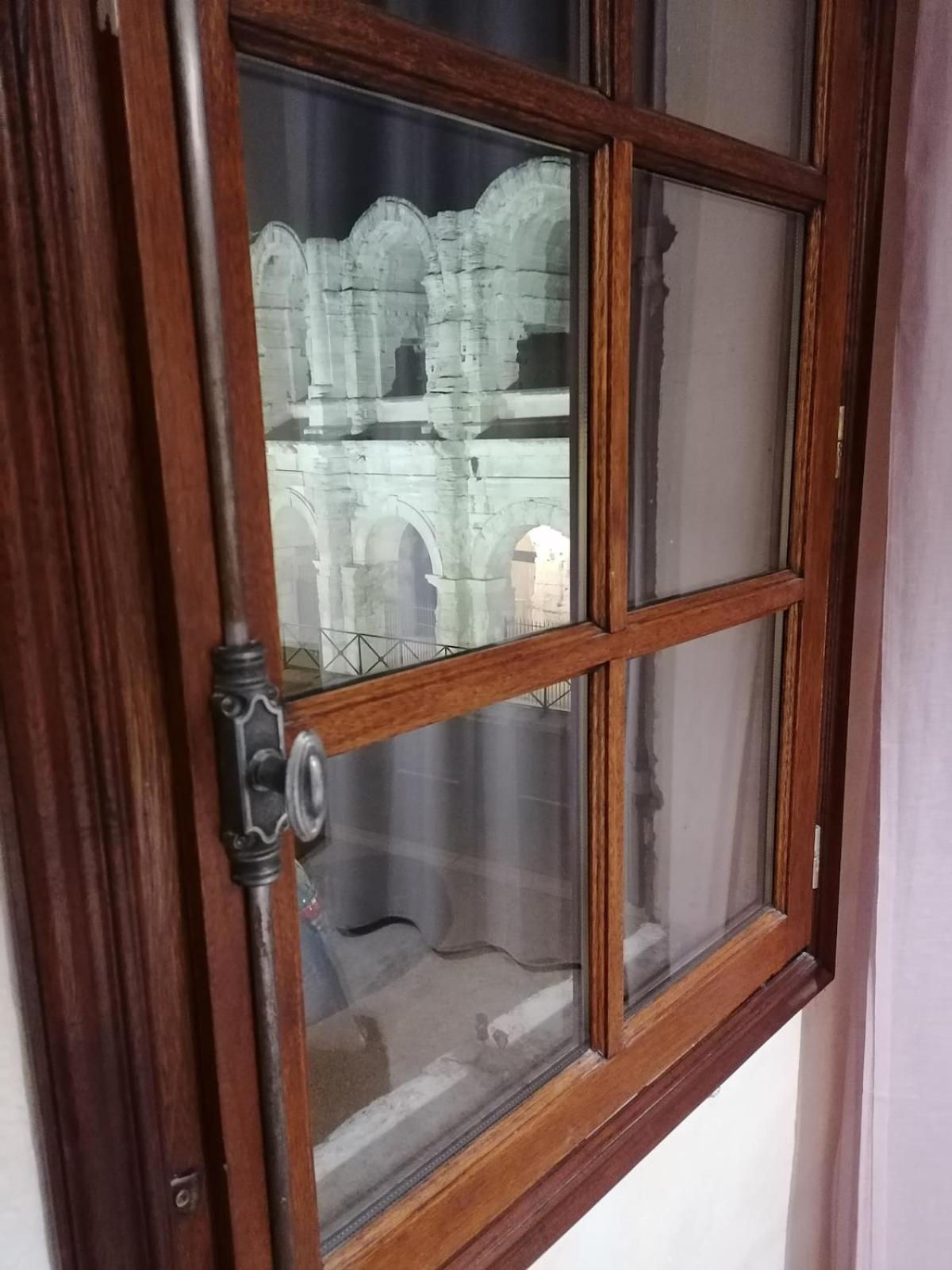 Extraordinaire face aux Arènes