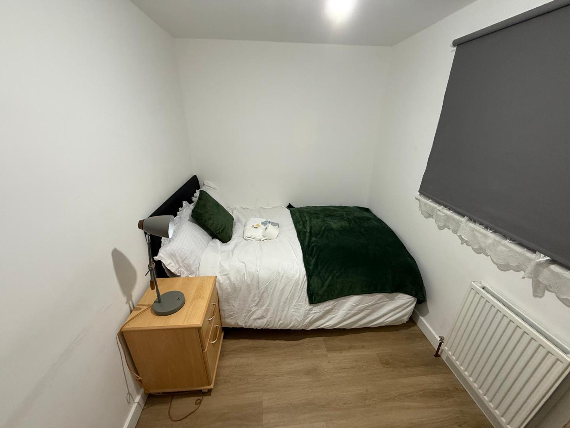 Modern double bed - Central Dartford