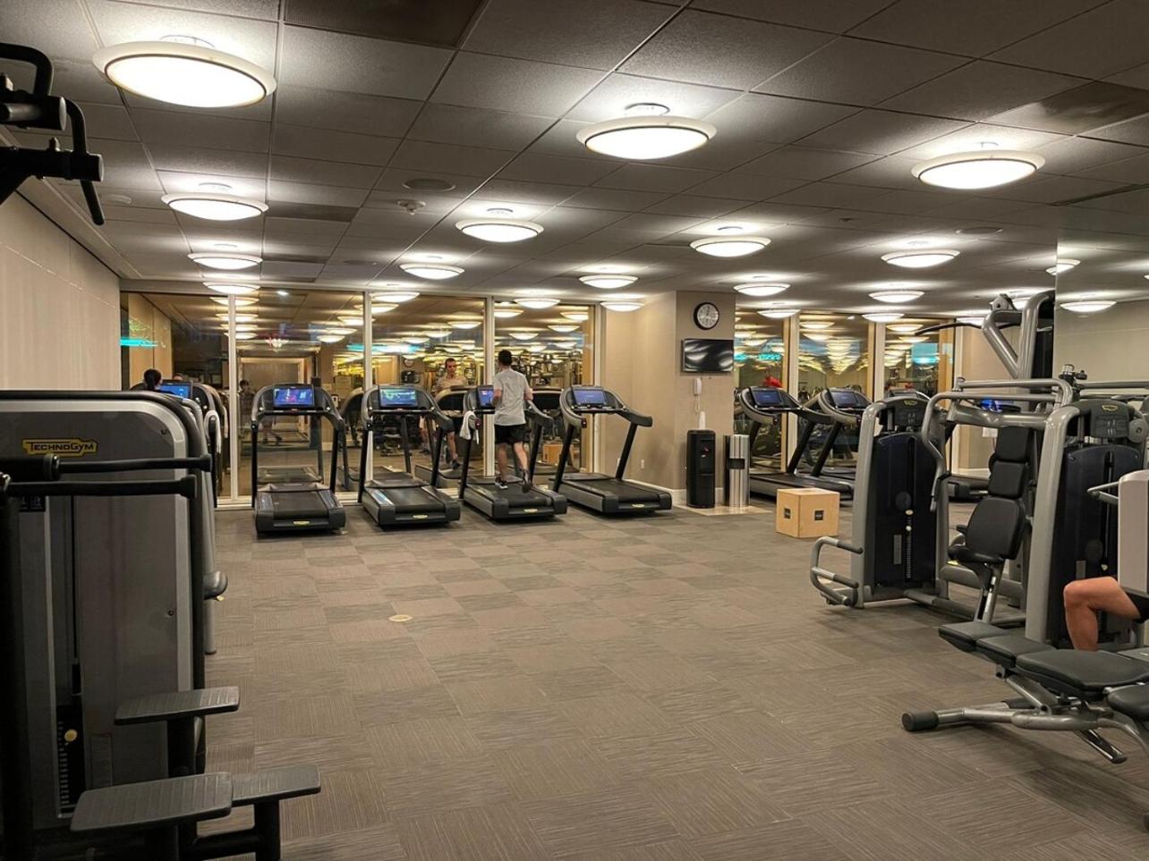 Five Star Trump Hotel No Resort And Cleaning Fees