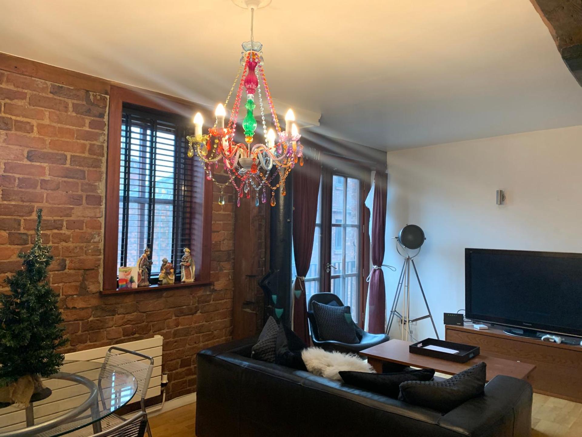 2 Bed Duplex Penthouse Apartment by Mathew Street Sleeps 6