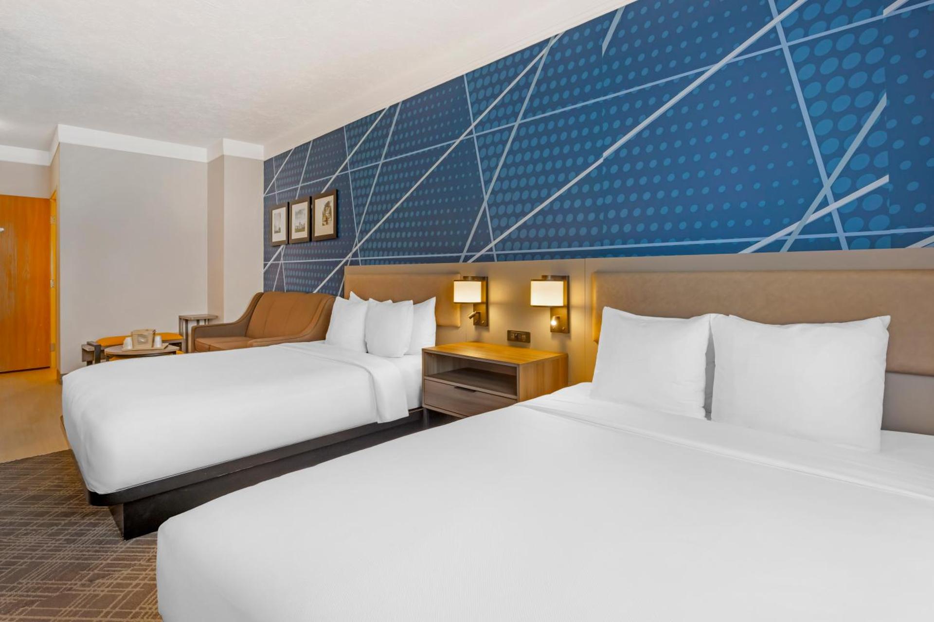 Queen Room with Two Queen Beds - Accessible/Non-Smoking 