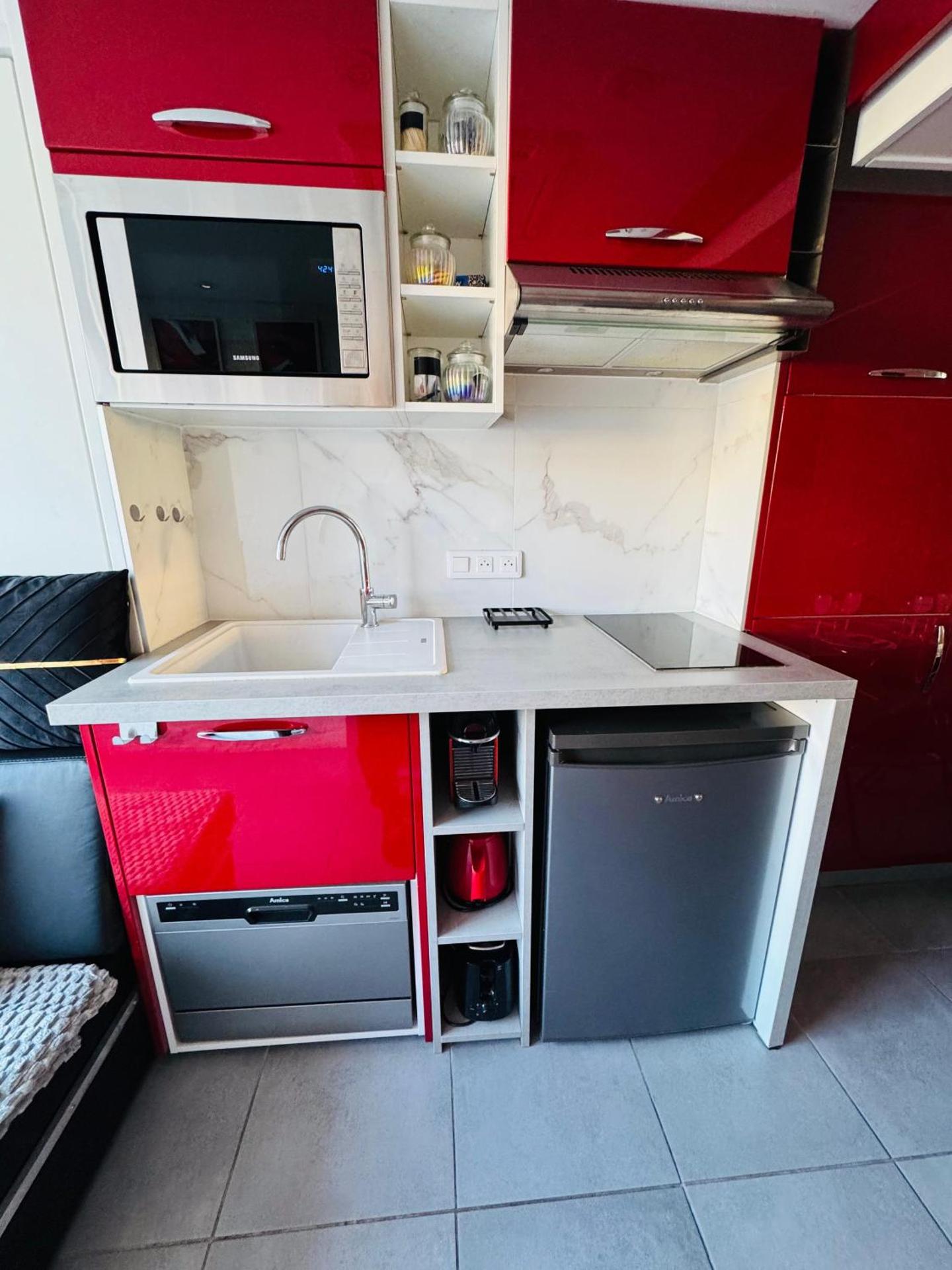 Kitchen or kitchenette