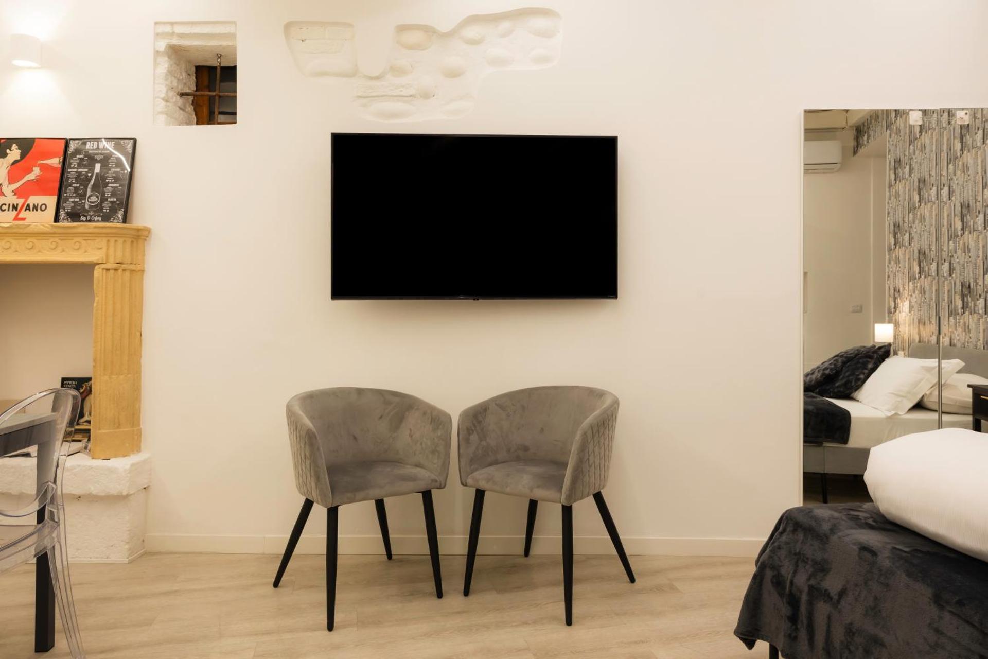 Communal lounge/ TV room