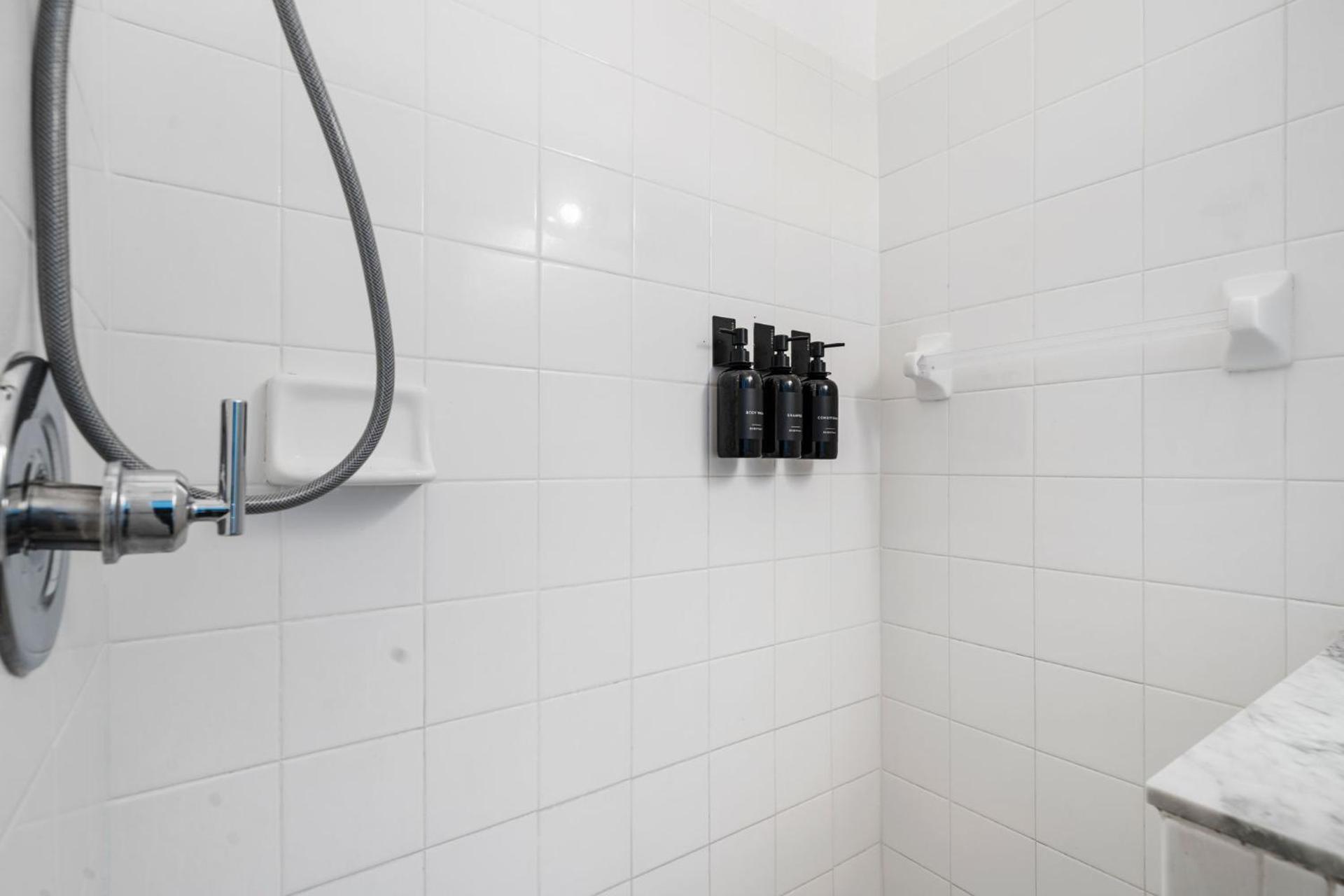 Beautiful 5BR 4 baths Themed home near Disney and Universal, Private Pool, Gameroom, baby Crib and more