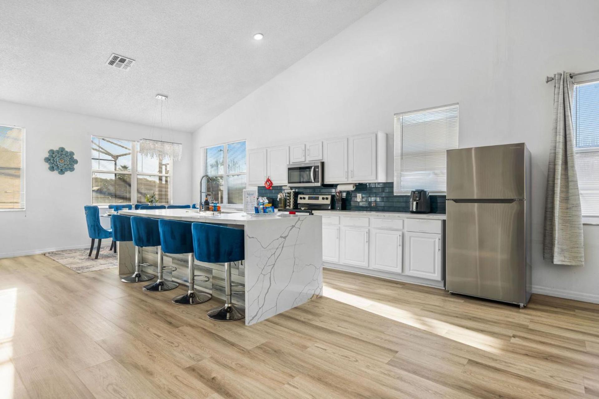 Beautiful 5BR 4 baths Themed home near Disney and Universal, Private Pool, Gameroom, baby Crib and more