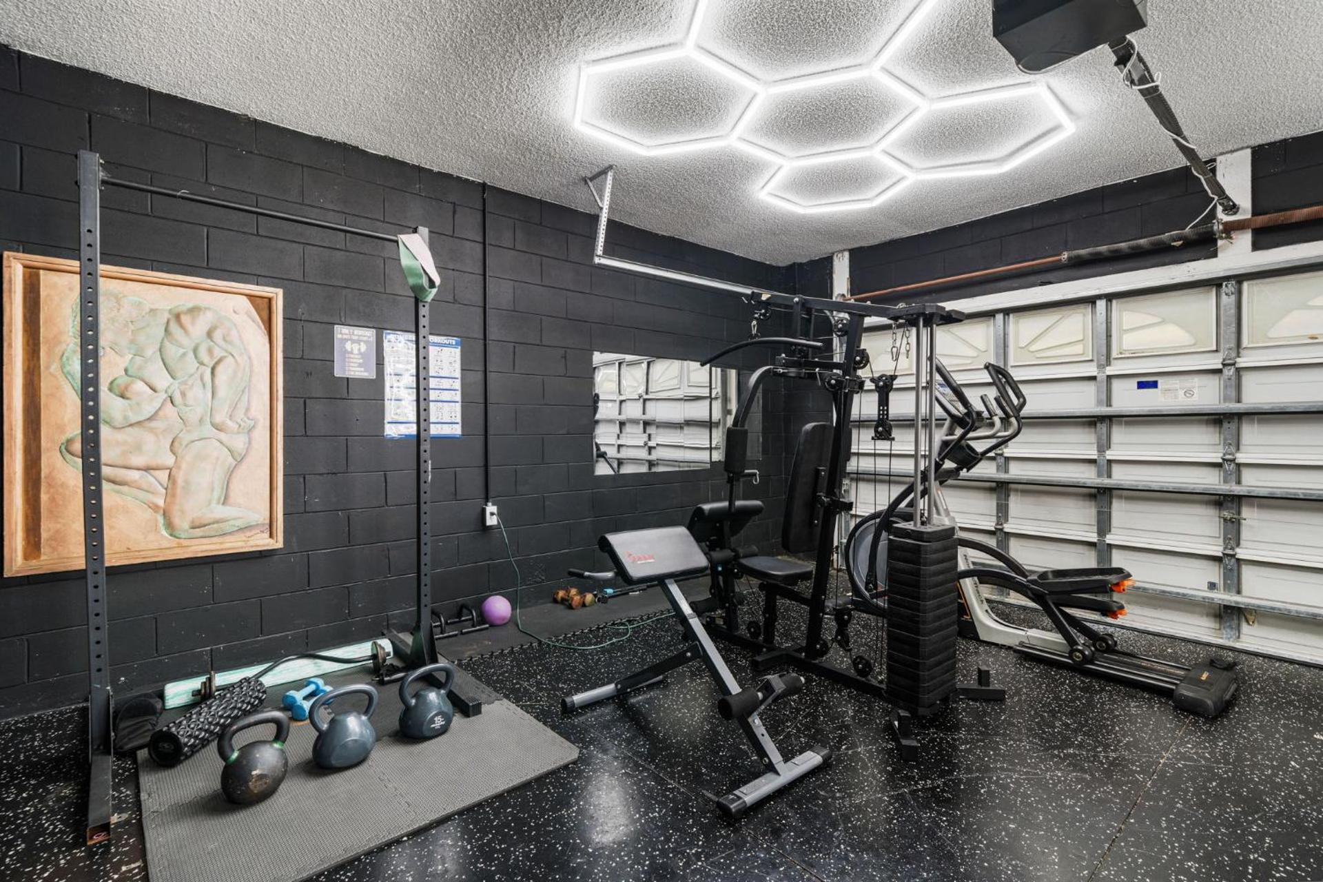 Beautiful 5BR 4 baths Themed home near Disney and Universal, Private Pool, Gameroom, baby Crib and more